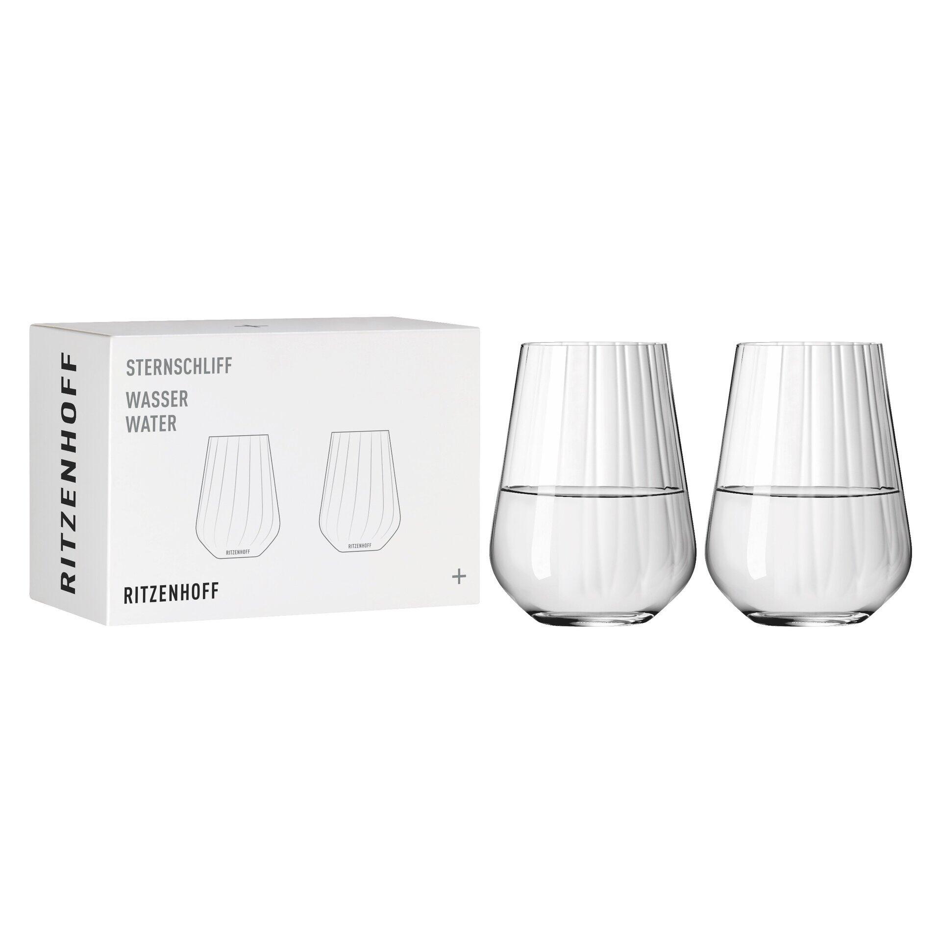 Wasserglas-Set mit Sternschliffmuster in konischer Form, präsentiert auf weißem Untergrund.