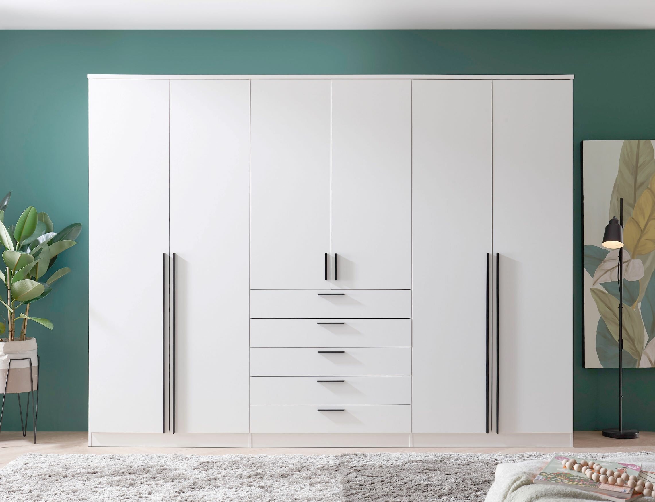 Kleiderschrank, Arnis