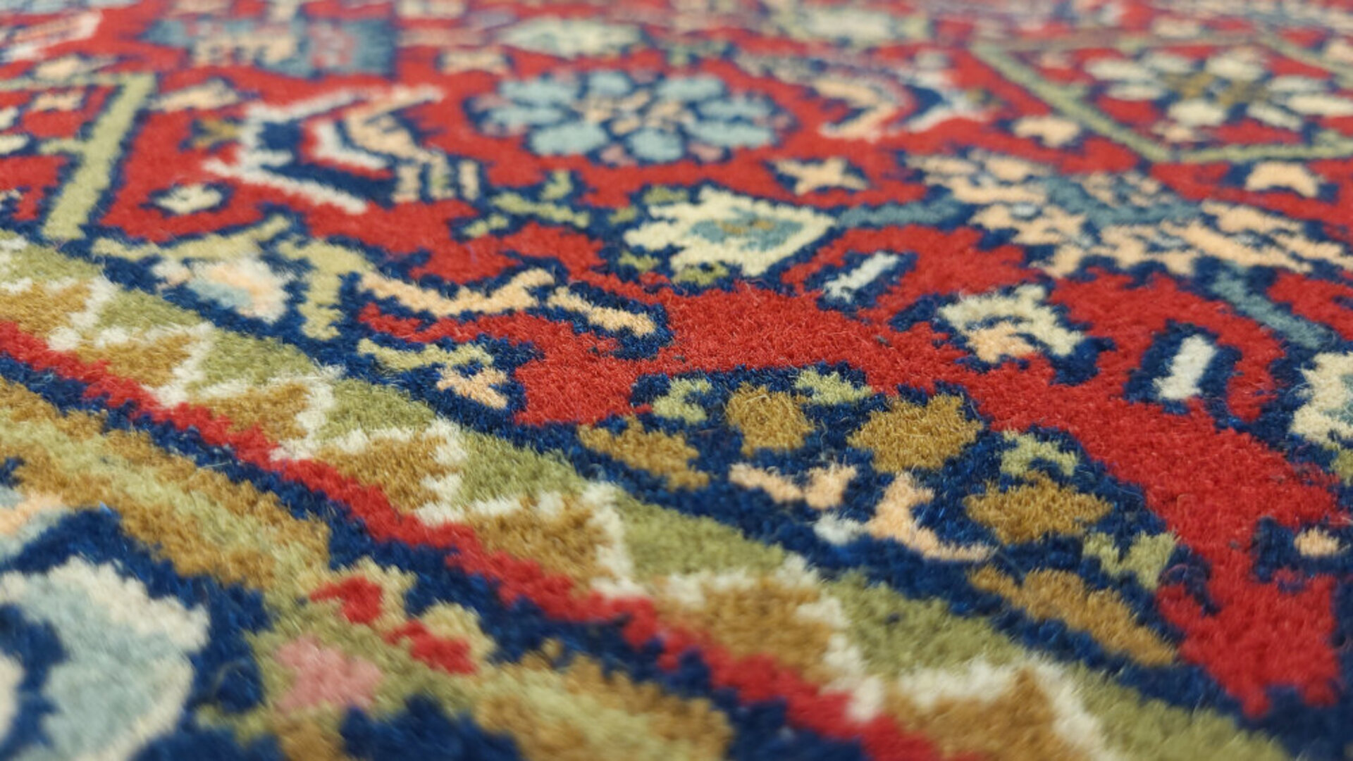 Handknüpfteppich, Benaras Herati