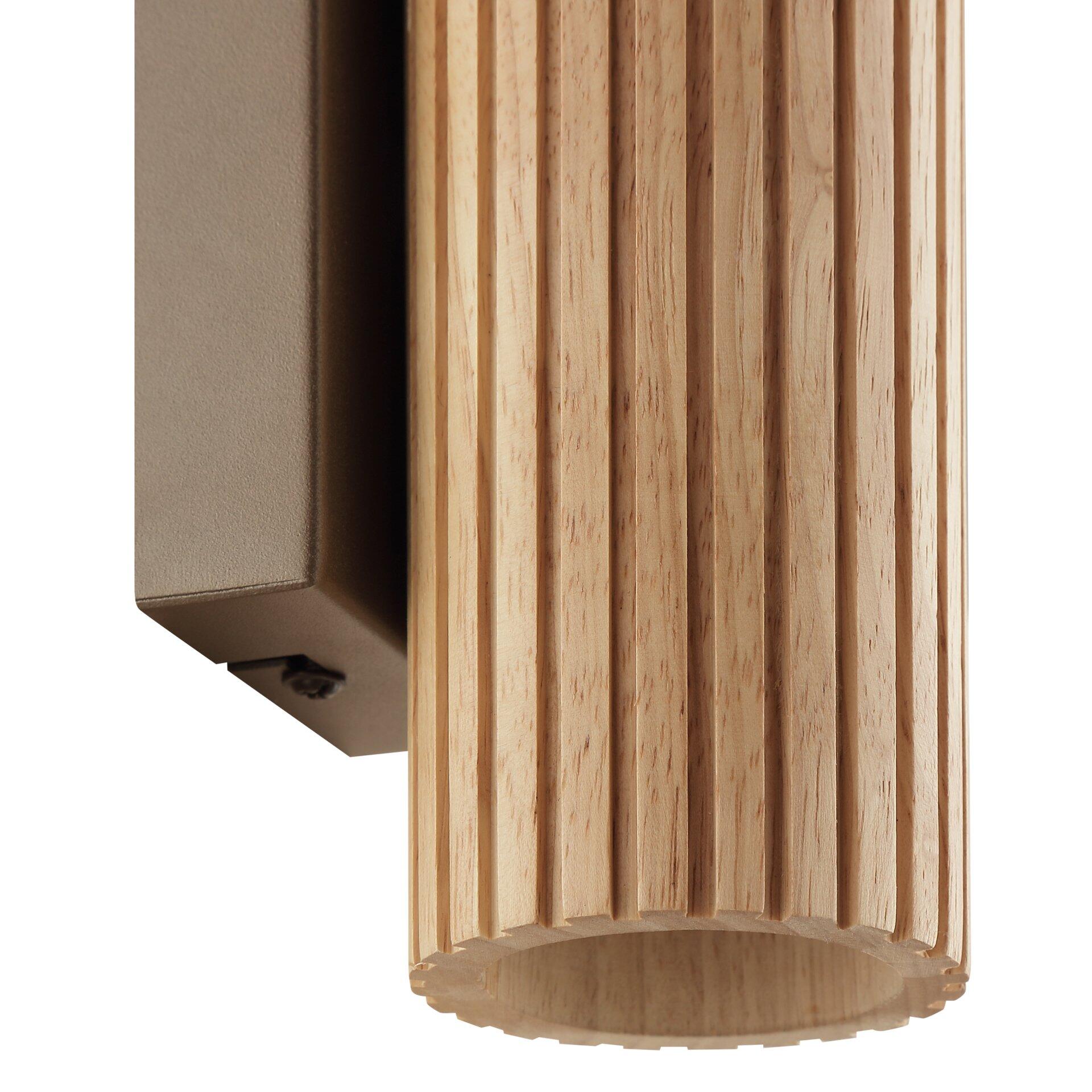 Lakewood Wandleuchte mit zylindrischem Lampenkopf aus Holzlamellen und integrierter Fassung, Detailaufnahme von unten und leicht seitlich.