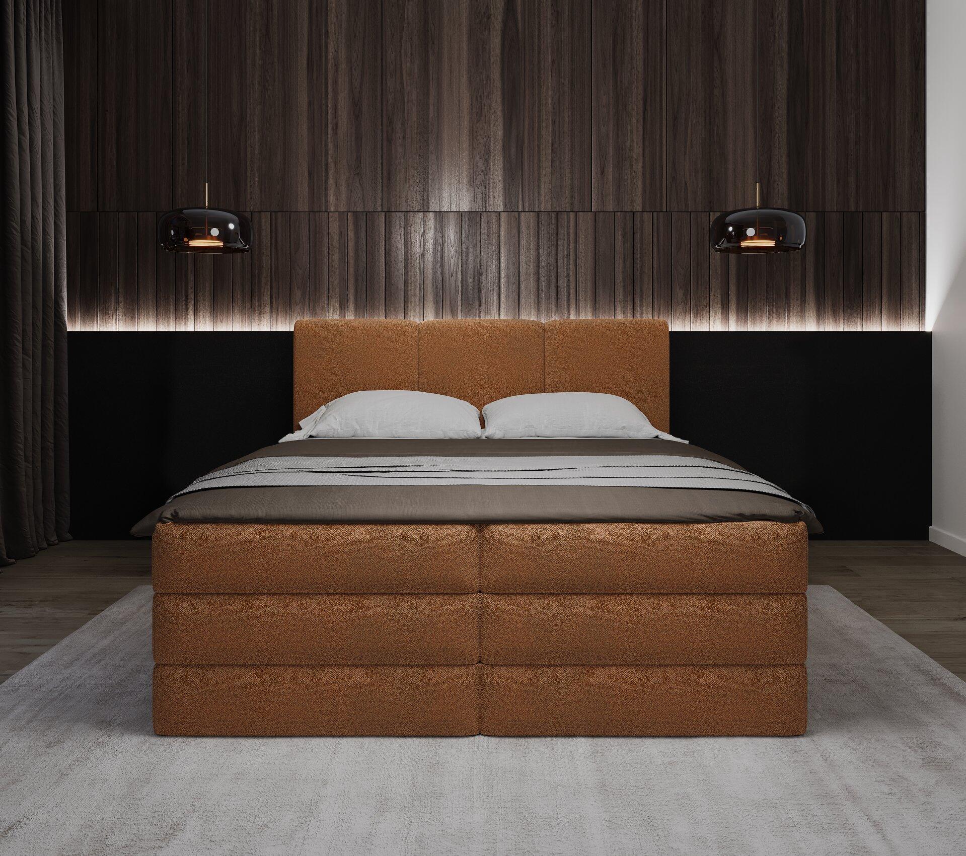 Boxspringbett Castel mit gepolstertem, hochkantigen Kopfteil und strukturierter Optik in einer stilvollen Schlafzimmereinrichtung.