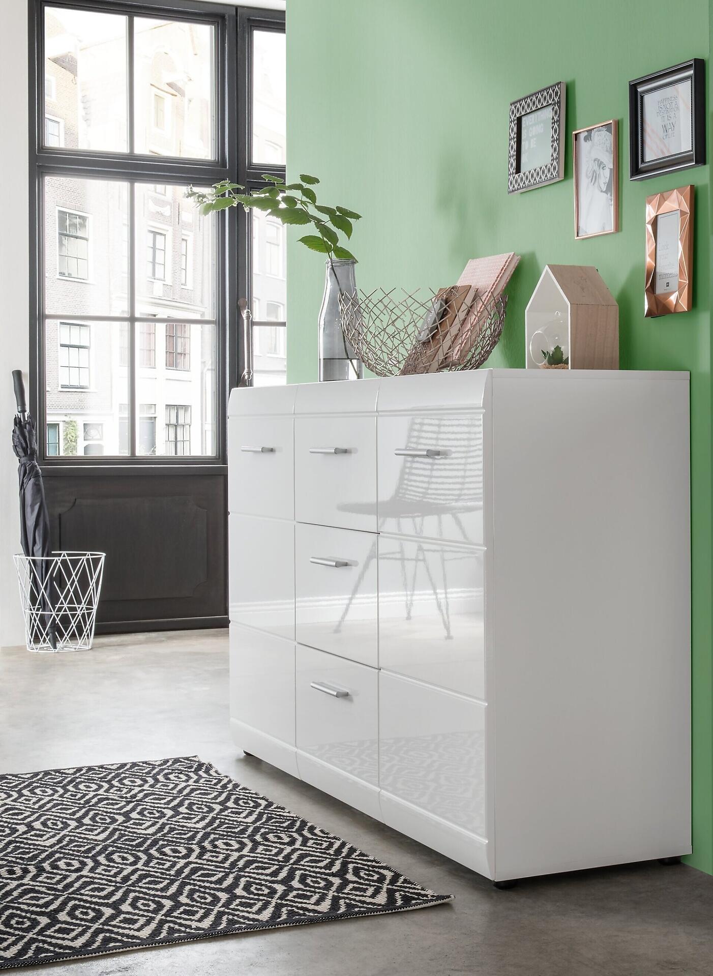 Sideboard, Adana