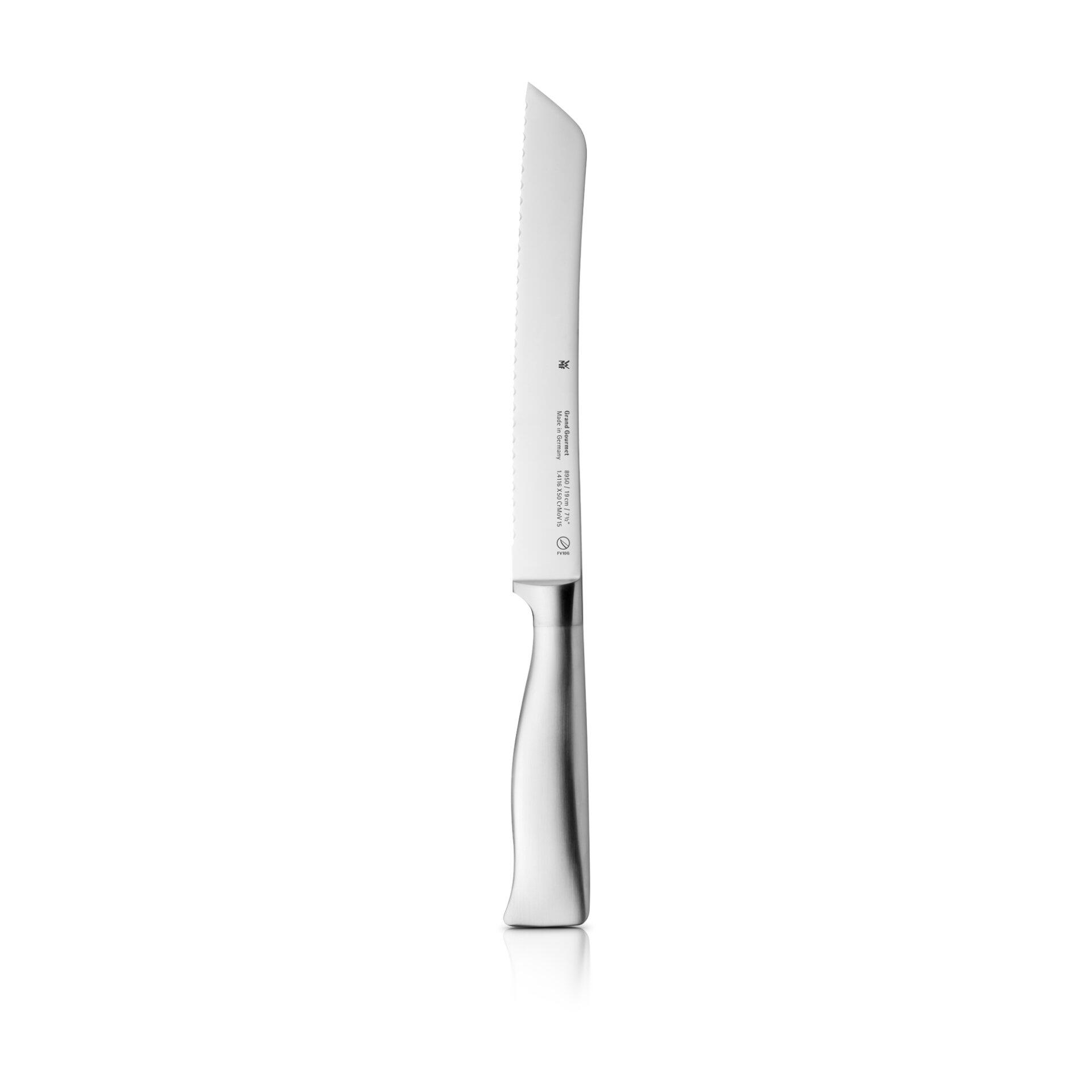 Brotmesser Grand Gourmet von WMF, Seitenansicht mit gezackter Klinge zum Schneiden von Brot und ergonomisch geformtem Griff mit "Made in Germany" Aufdruck.