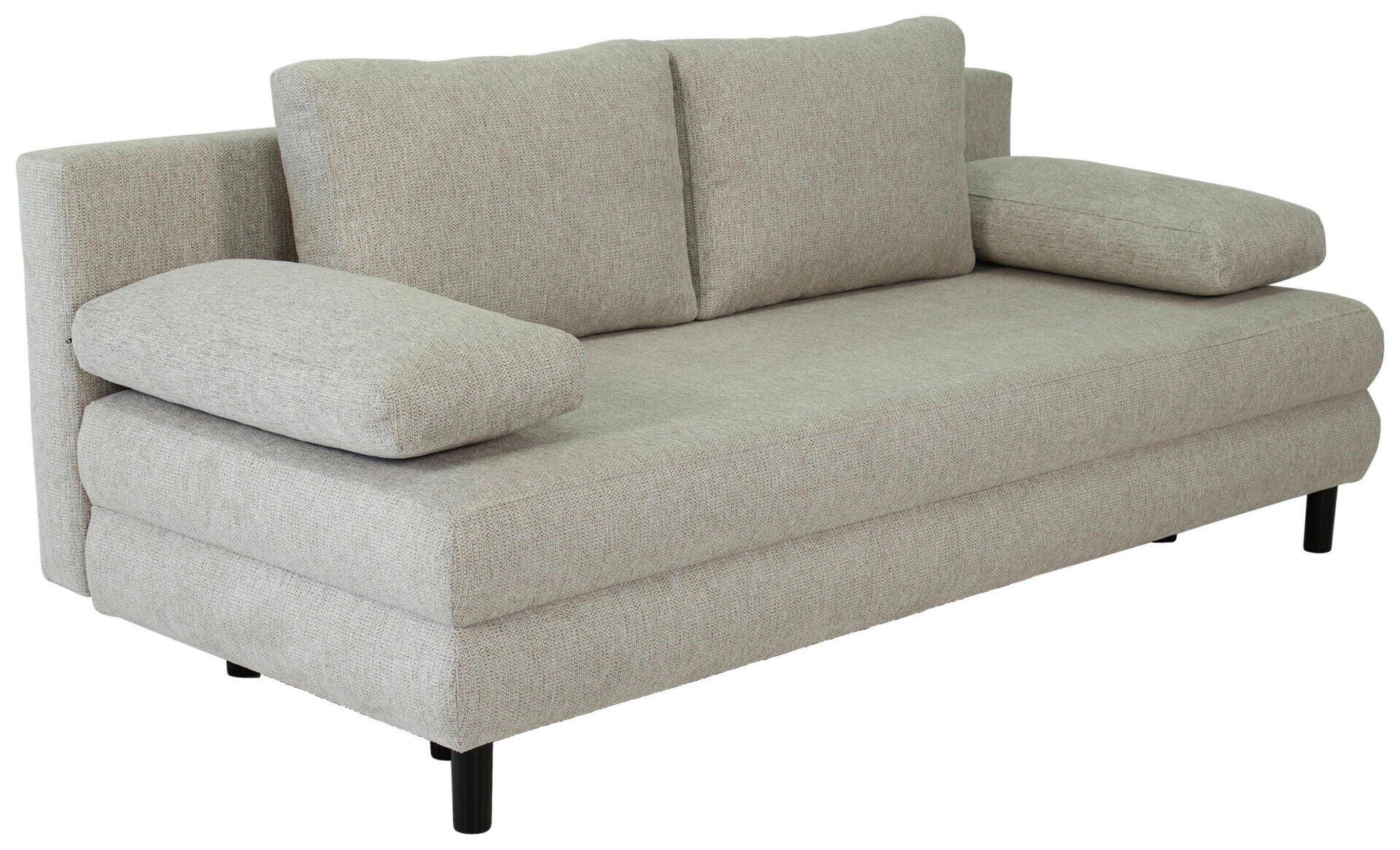 Hellgraues Schlafsofa Lia in ¾-Ansicht mit schwarzen, schlanken Metallfüßen und zwei Kissen auf der Sitzfläche.