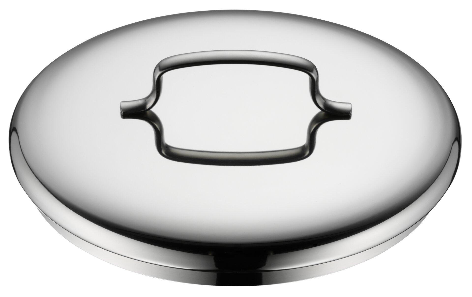 Gemüsedämpfer Mini von WMF: Edelstahl-Deckel mit stilisiertem Griff aus dunklem Metall, aus der Vogelperspektive fotografiert.