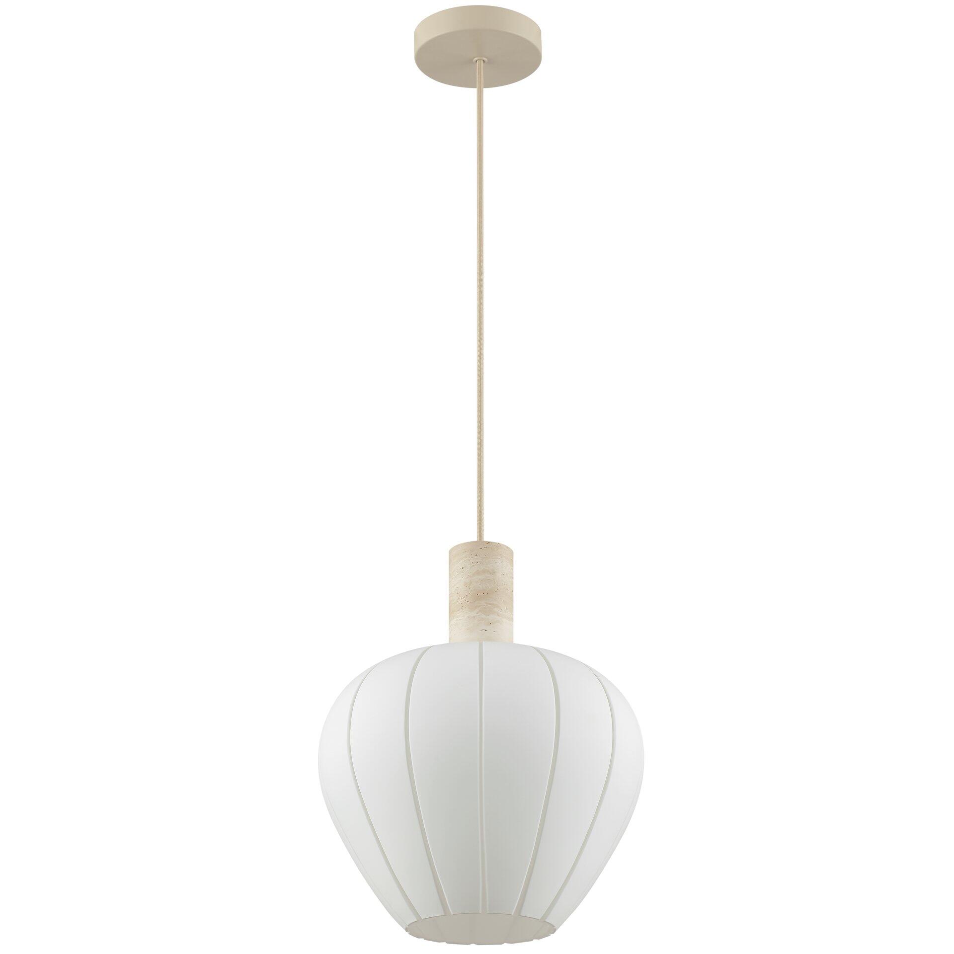 Pendelleuchte Annie mit weißer Glaskugel, goldfarbenem Aufhängearm und Holzdetail, aufgenommen aus der Vogelperspektive.