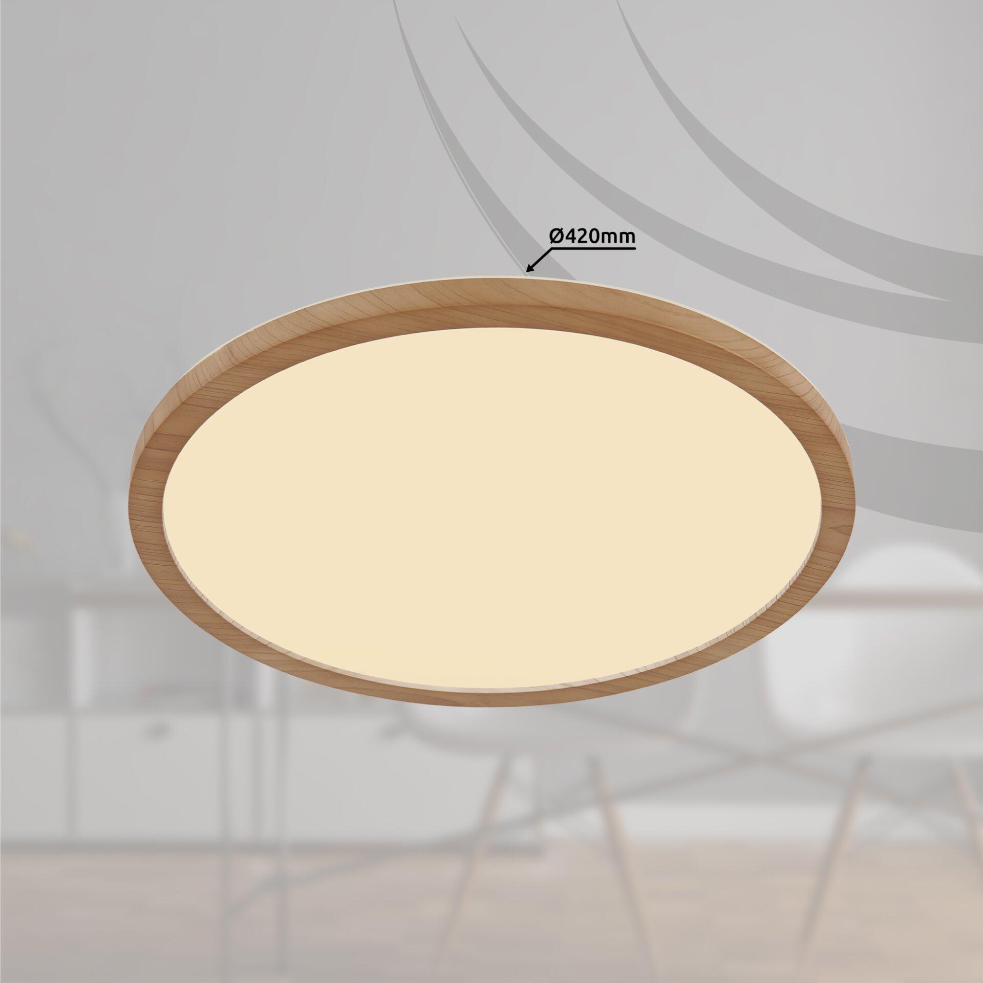 Deckenleuchte SAPANA mit rundem, weißem Kunststoffglas, das von einem hellen Holzrahmen eingefasst ist, und die eine moderne Beleuchtungslösung für Essbereich oder Wohnzimmer darstellt.