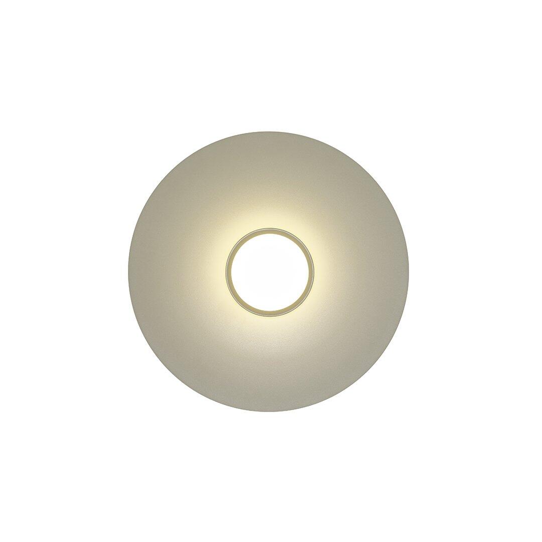 Deckenleuchte Core mit konischer Form und zentraler, heller Lichtquelle, frontal und aus Vogelperspektive dargestellt.