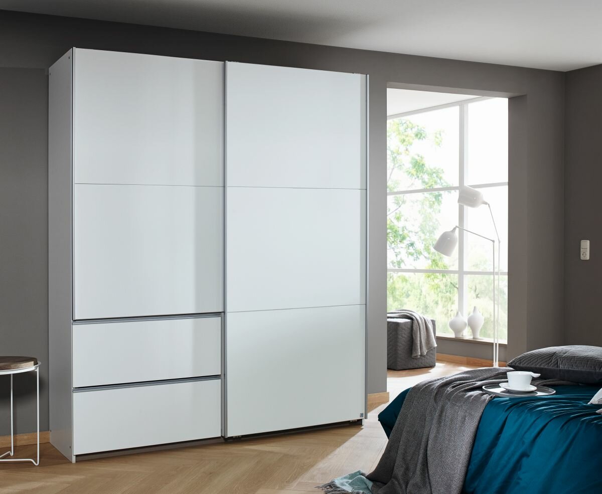 Schwebetürenschrank, Sevilla