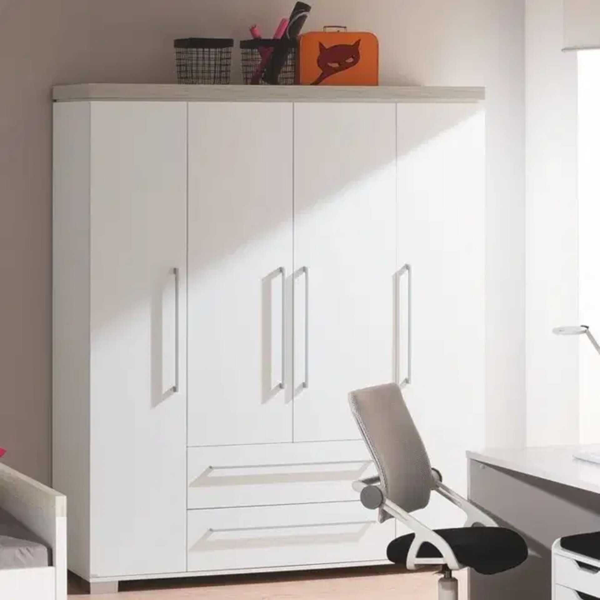 Drehtürenschrank, Kira