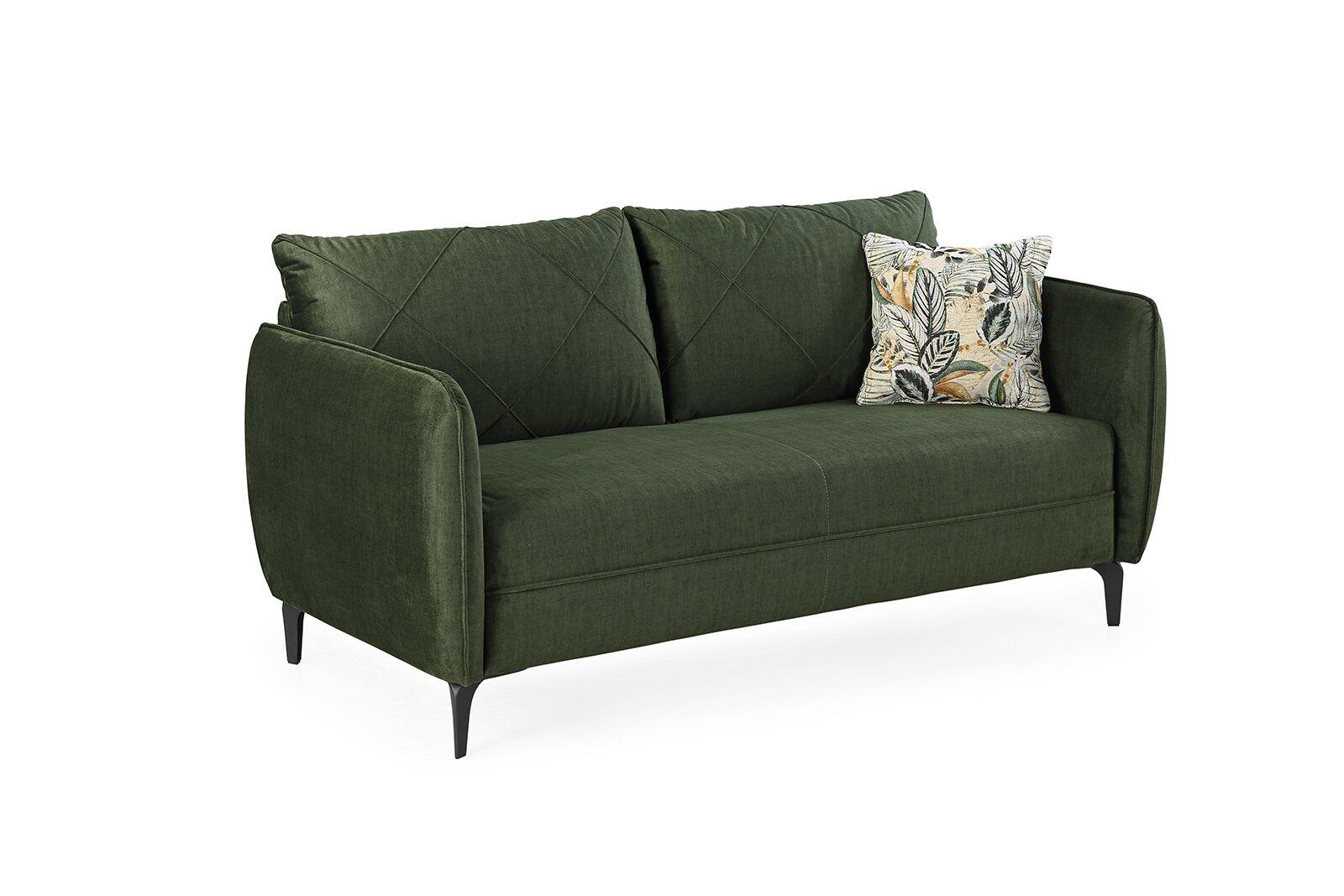 Dunkelgrüne 2,5-Sitzer Couch Novara mit floralem Kissen und abgerundeten Armlehnen, dargestellt in frontaler Perspektive.