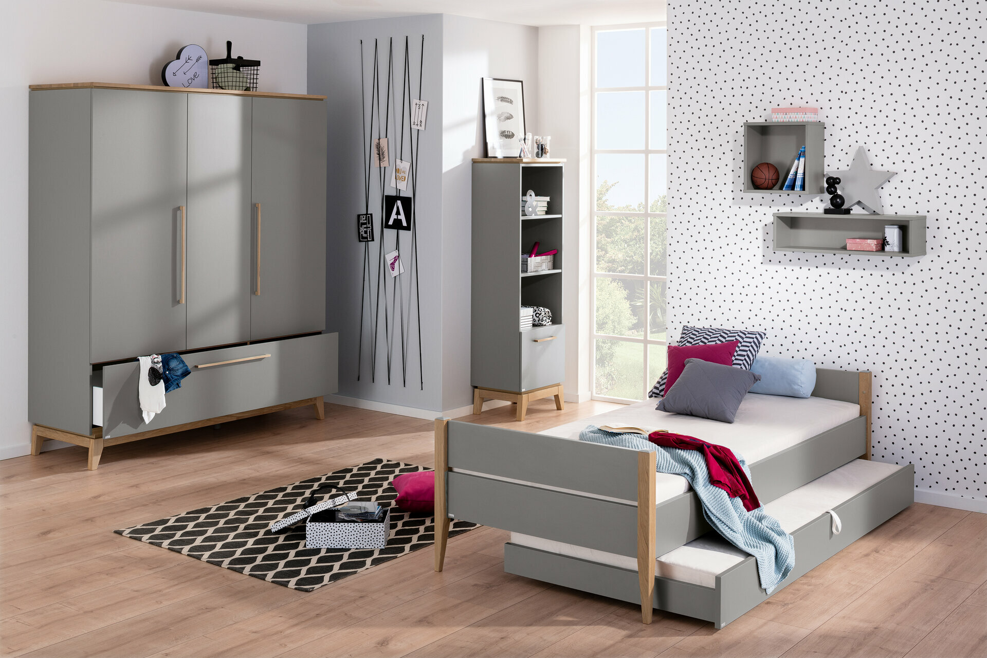 Kleiderschrank, Sten