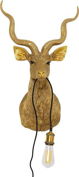 Wandleuchte Animal Goat Gold mit goldenem, stilisiertem Kuhkopf-Design und Textur, die an Holz erinnert, sowie schwarzem Kabel mit E27-Fassung und Glühbirne.