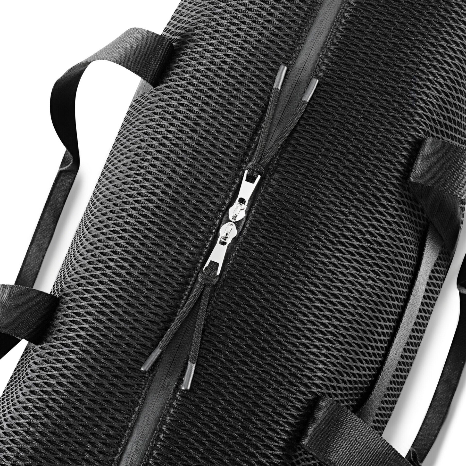 Extralite Weekender Reise-Tasche mit geometrischem Muster, silbernem Reißverschluss und schwarzen Tragegriffen.