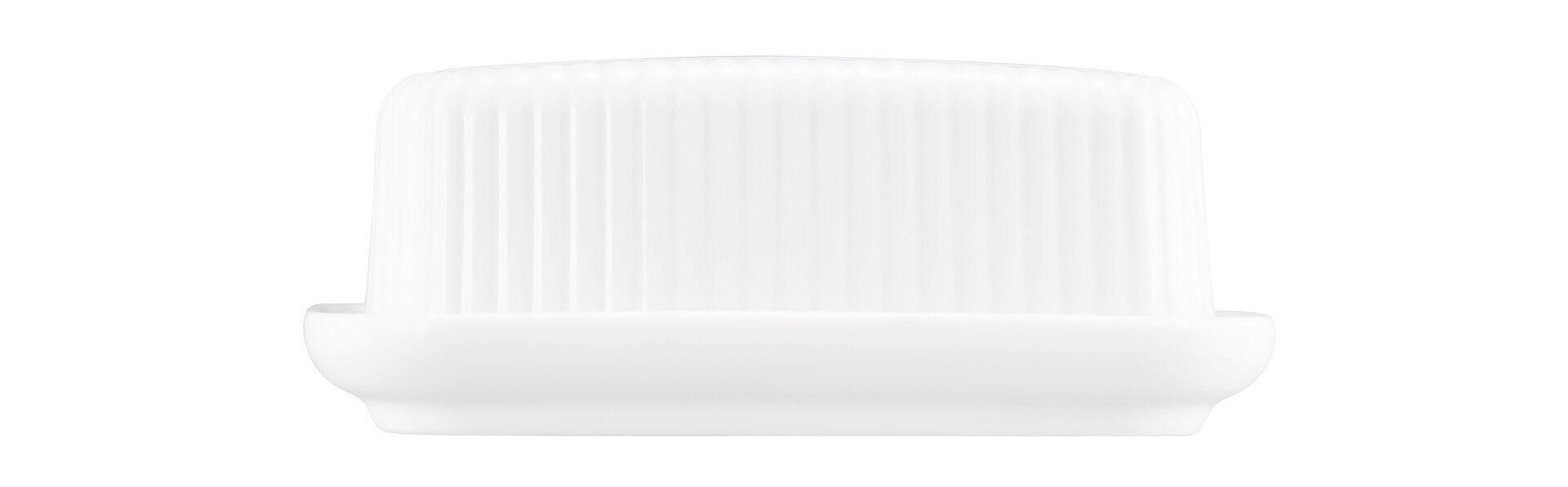 Weiße Butterdose Amina mit vertikalen Rillen und gebogenem Sockel, die eine strukturierte Oberfläche und ein modernes Design aufweisen.