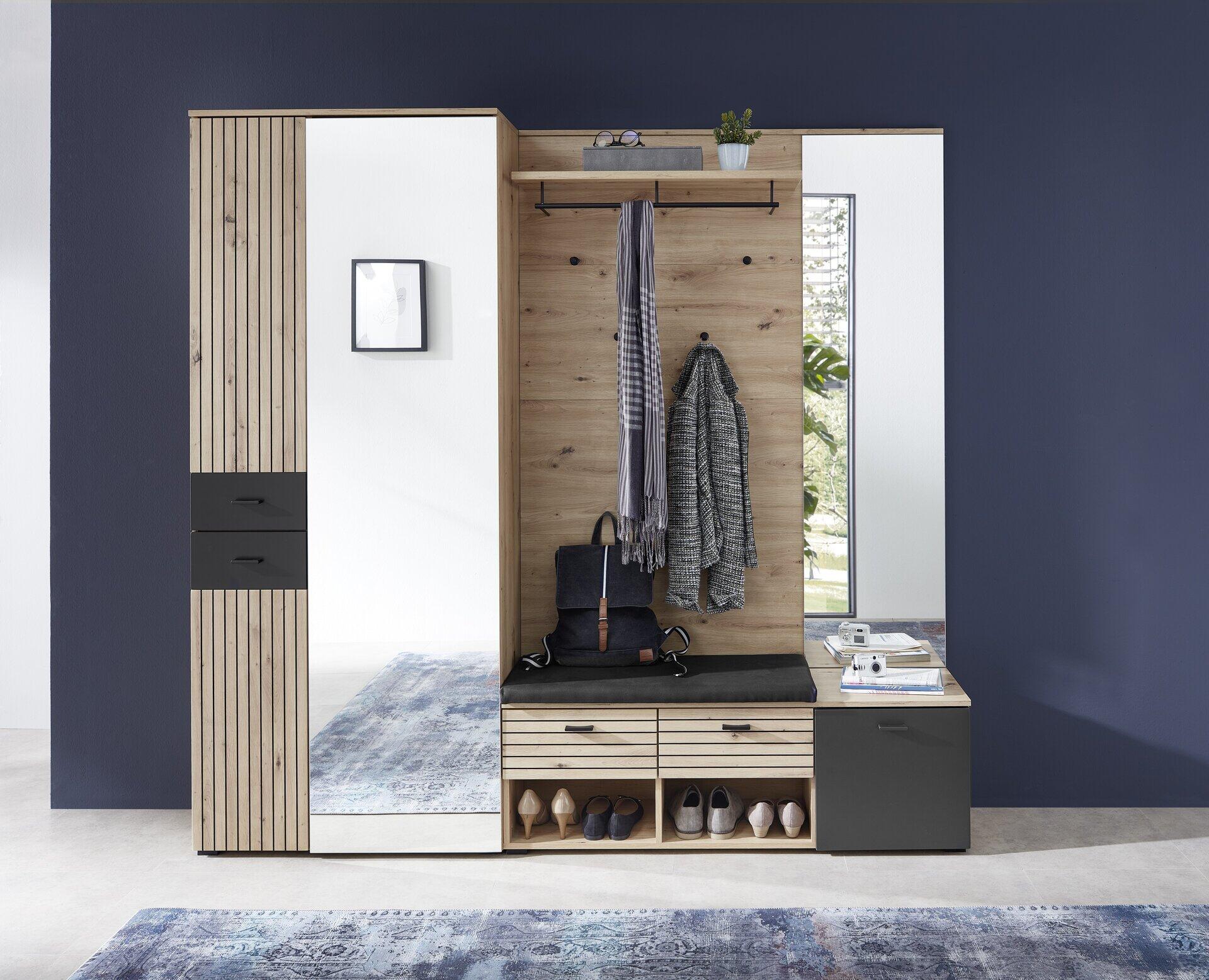 Garderoben-Kombi Buffalo mit Ablagefläche, Haken für Accessoires, Schuhregalen und integriertem Sitzbereich.