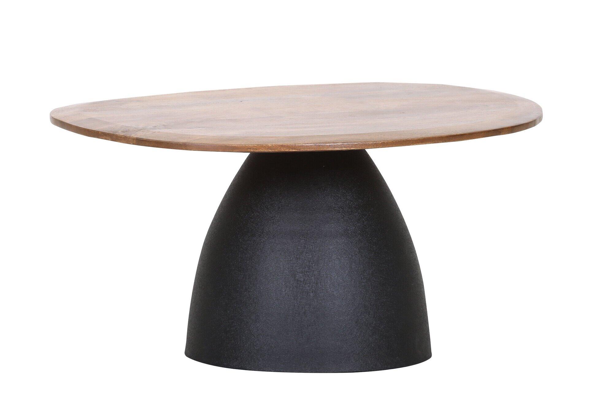 Runder Couchtisch Murphy mit heller, gebogener Holzplatte und schwarzem, trichterförmigem Metallfuß, präsentiert auf weißem Hintergrund.