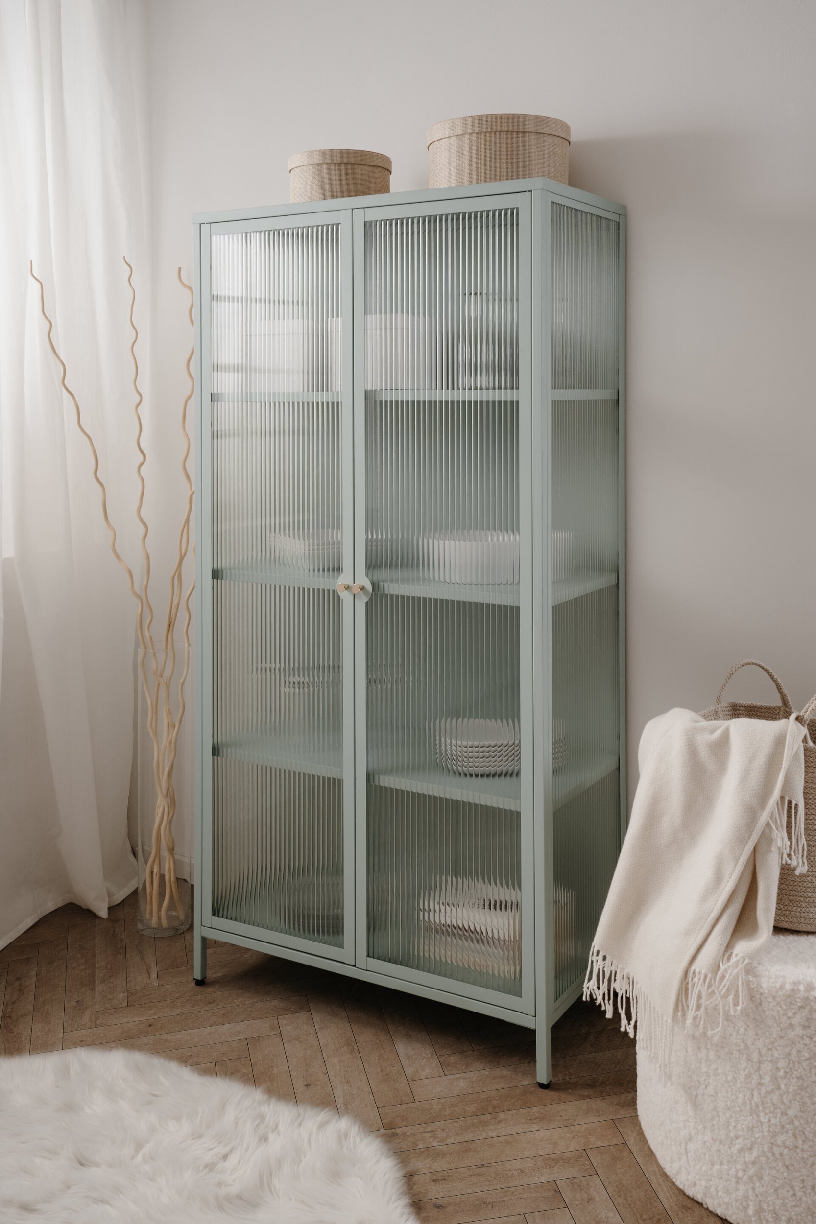 Vitrine, Milton 52A