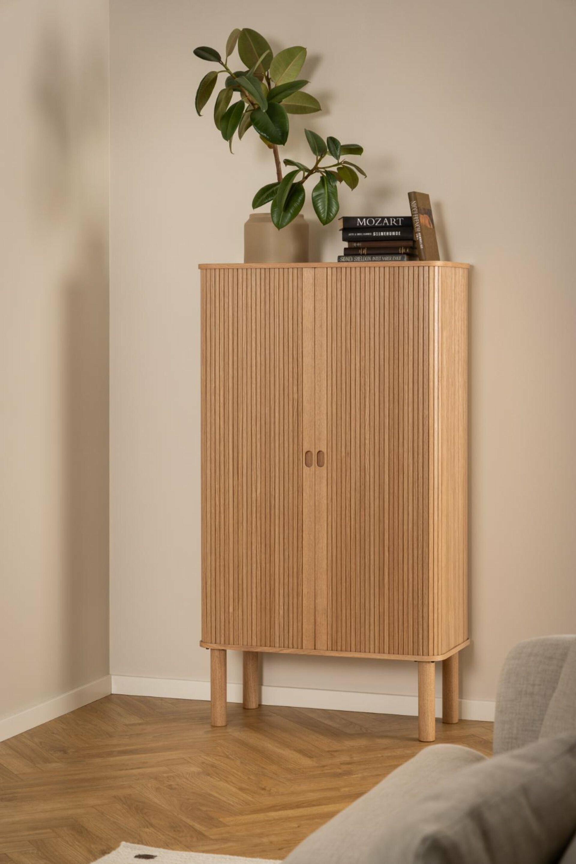 Schrank, Langley