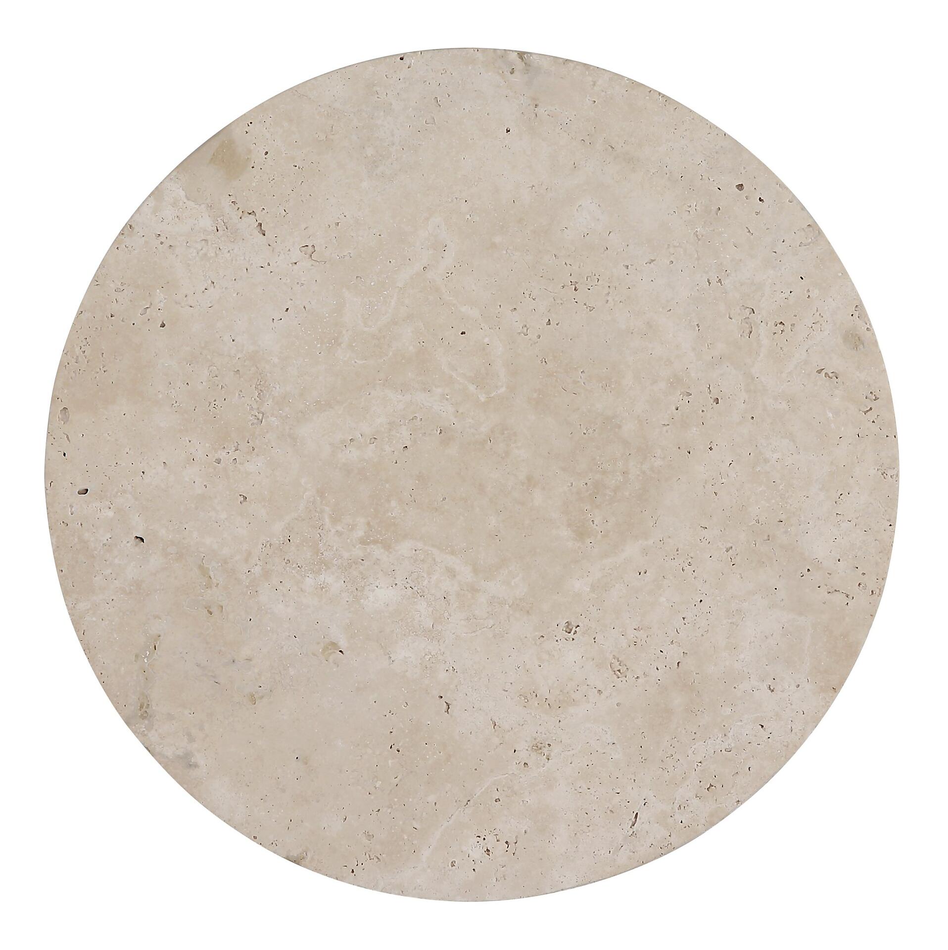 Detailaufnahme der travertine Glasplatte der Wandleuchte JILLIAN, die eine helle, natürliche Oberfläche mit unregelmäßigen Maserungen zeigt.