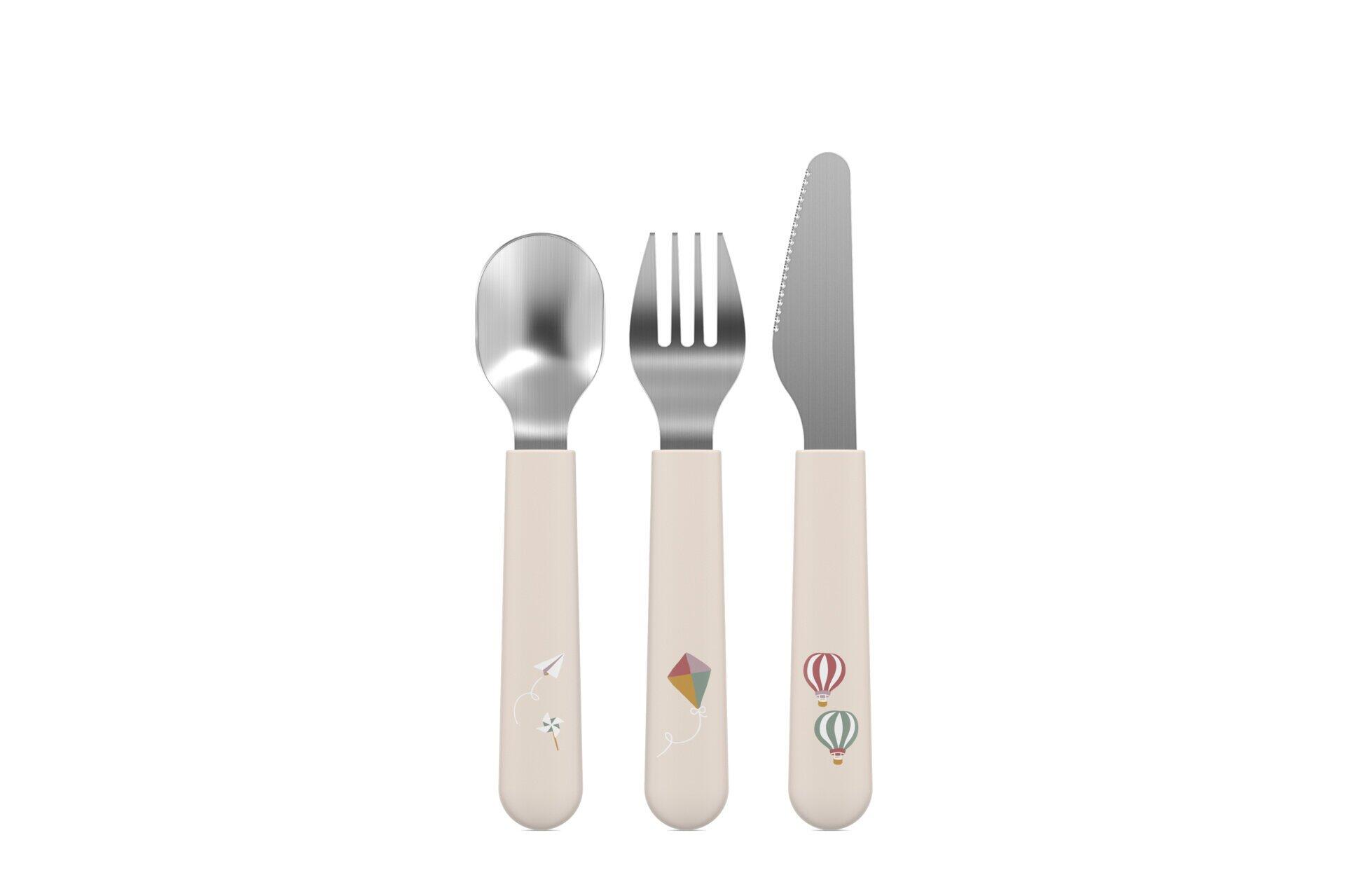 Kinderbesteck-Set Mio mit abgerundeten Griffen und kindgerechten Motiven: Papierflieger, Diamant und Heißluftballon.