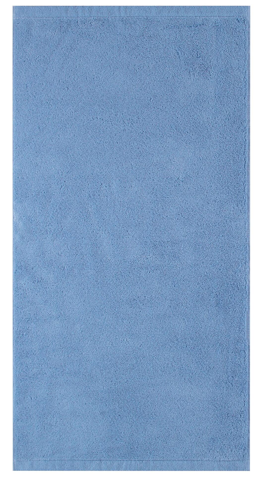 Flauschiger, hellblauer Gästetuch Lifestyle Teppich aus Baumwolle, aus der Vogelperspektive betrachtet.