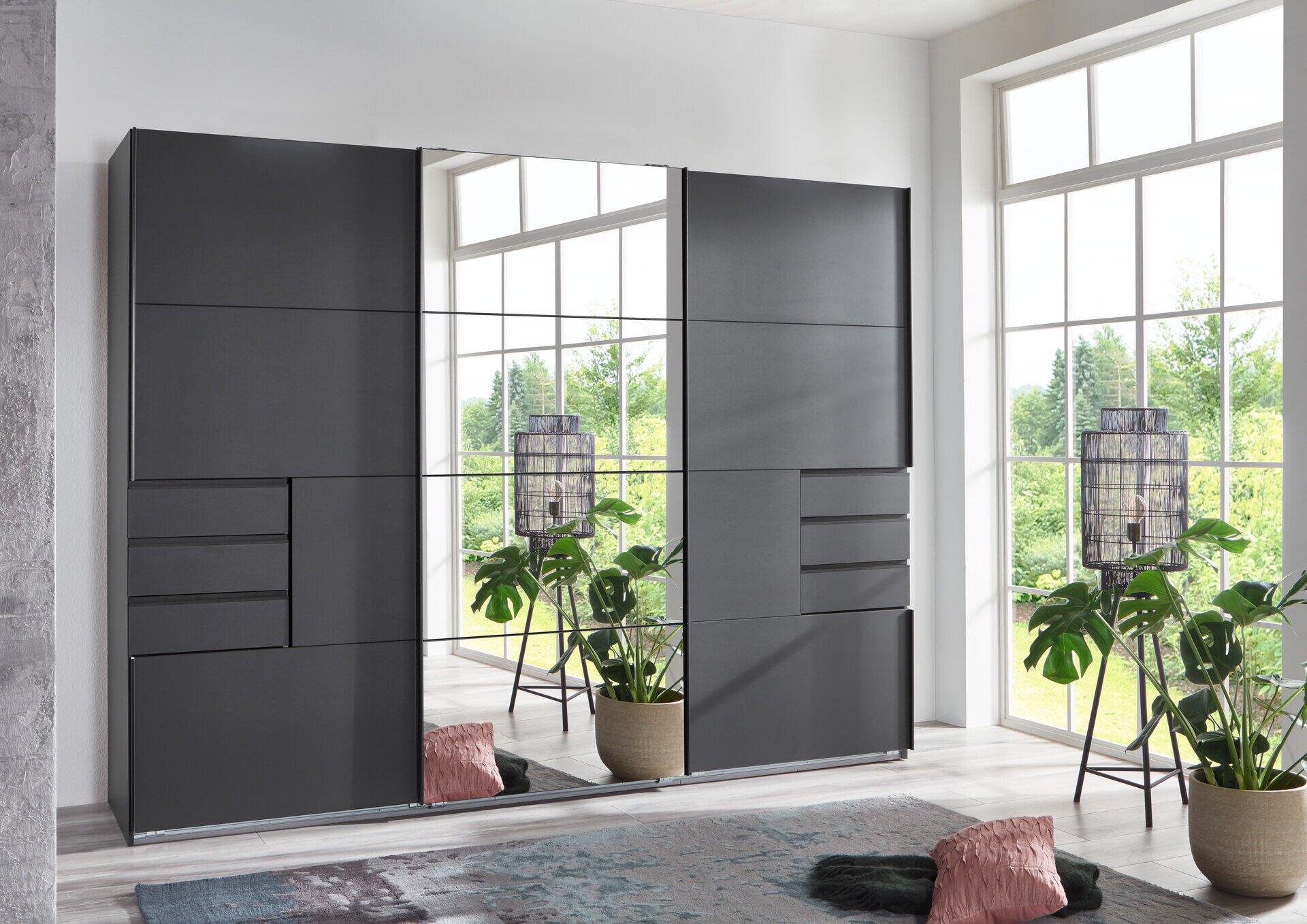 Schwebetürenschrank, Saigon