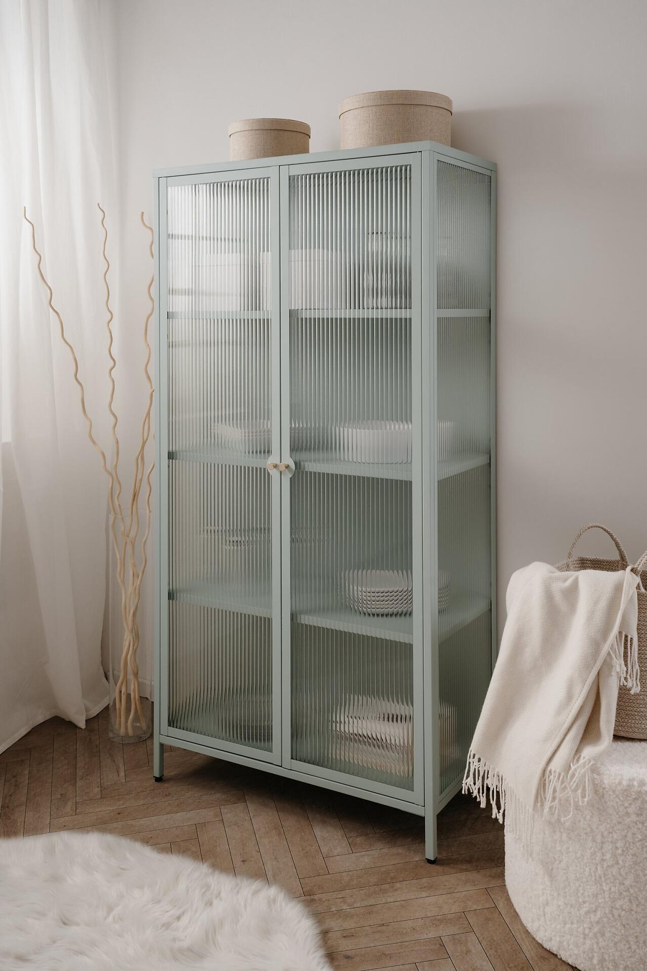 Vitrine, Milton 52A