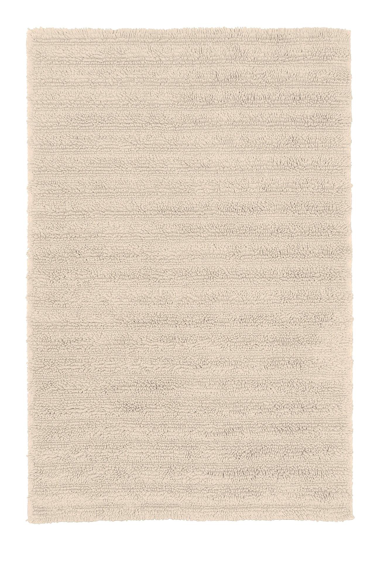 Badteppich Yara aus Baumwolle, frontal und in voller Ansicht mit rauher, flauschiger Oberfläche.