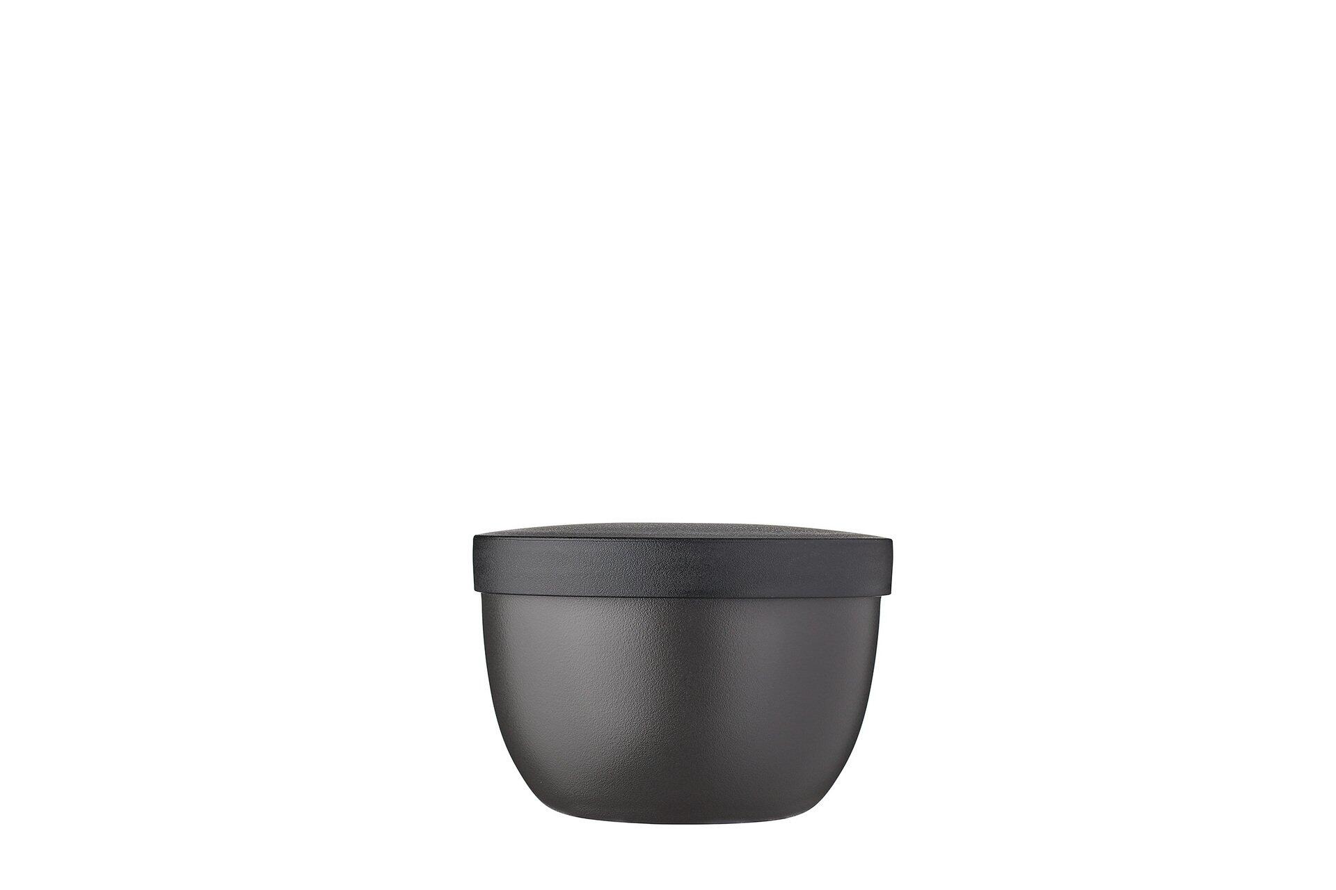 Snackpot Ellipse, ein runder, schwarzer Behälter mit quadratischem Deckel, dargestellt in einer Frontalansicht, die die Form und die matte Oberfläche betont.