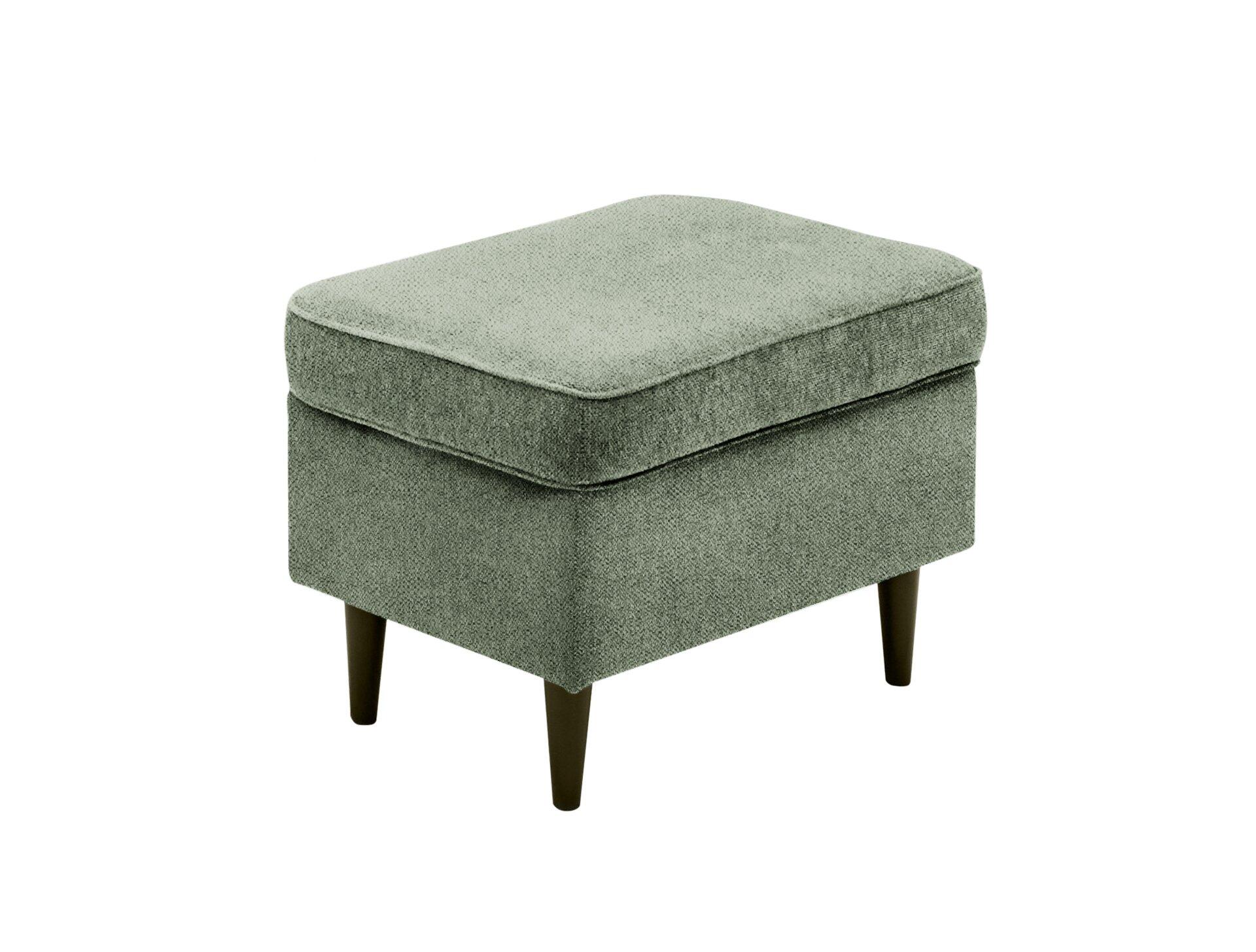 Hocker Hugo mit strukturiertem, hellgrauem Stoffbezug, Deckel als Stauraum und vier dunklen Massivholzfussen, dargestellt in leichter Schrägsicht vor weissem Hintergrund.