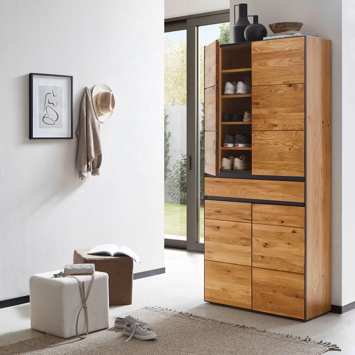 Garderobenschrank, Kelio