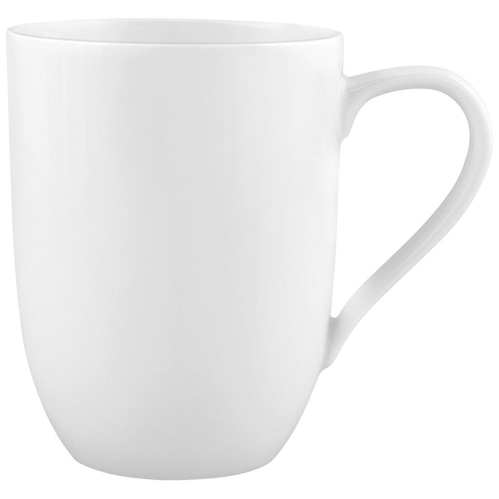 Noblesse Becher von Villeroy & Boch: Weißer, konischer Becher mit gebogenem Henkel in Dreiviertelperspektive, der die moderne Form und Innenfläche zeigt.