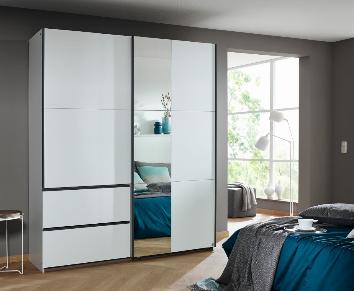Schwebetürenschrank, Sevilla