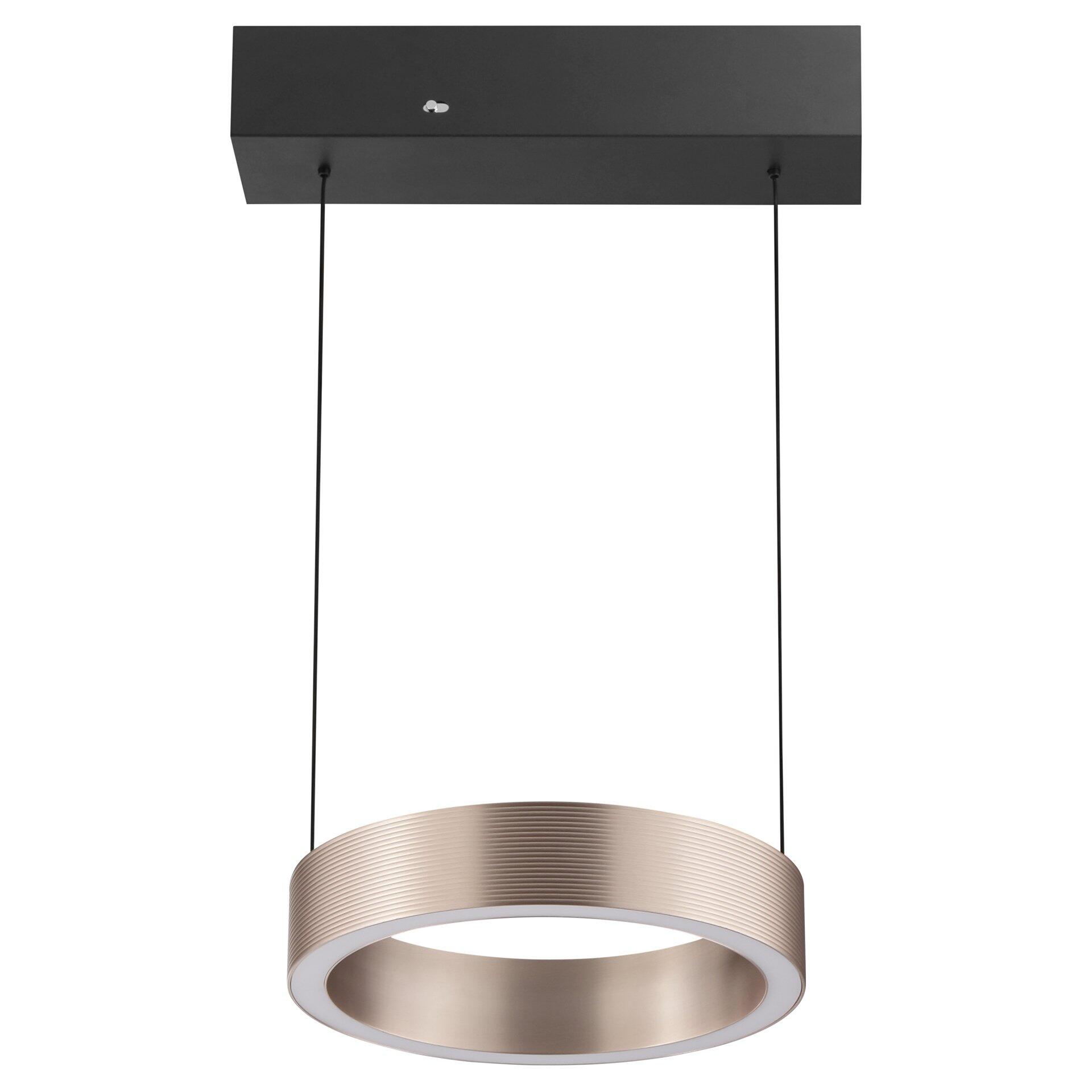 Pendelleuchte Axion im Gegenlicht mit ringförmigem Design, Roségold-Oberfläche und LED-Beleuchtung, die den Leuchtenring von innen erhellt.