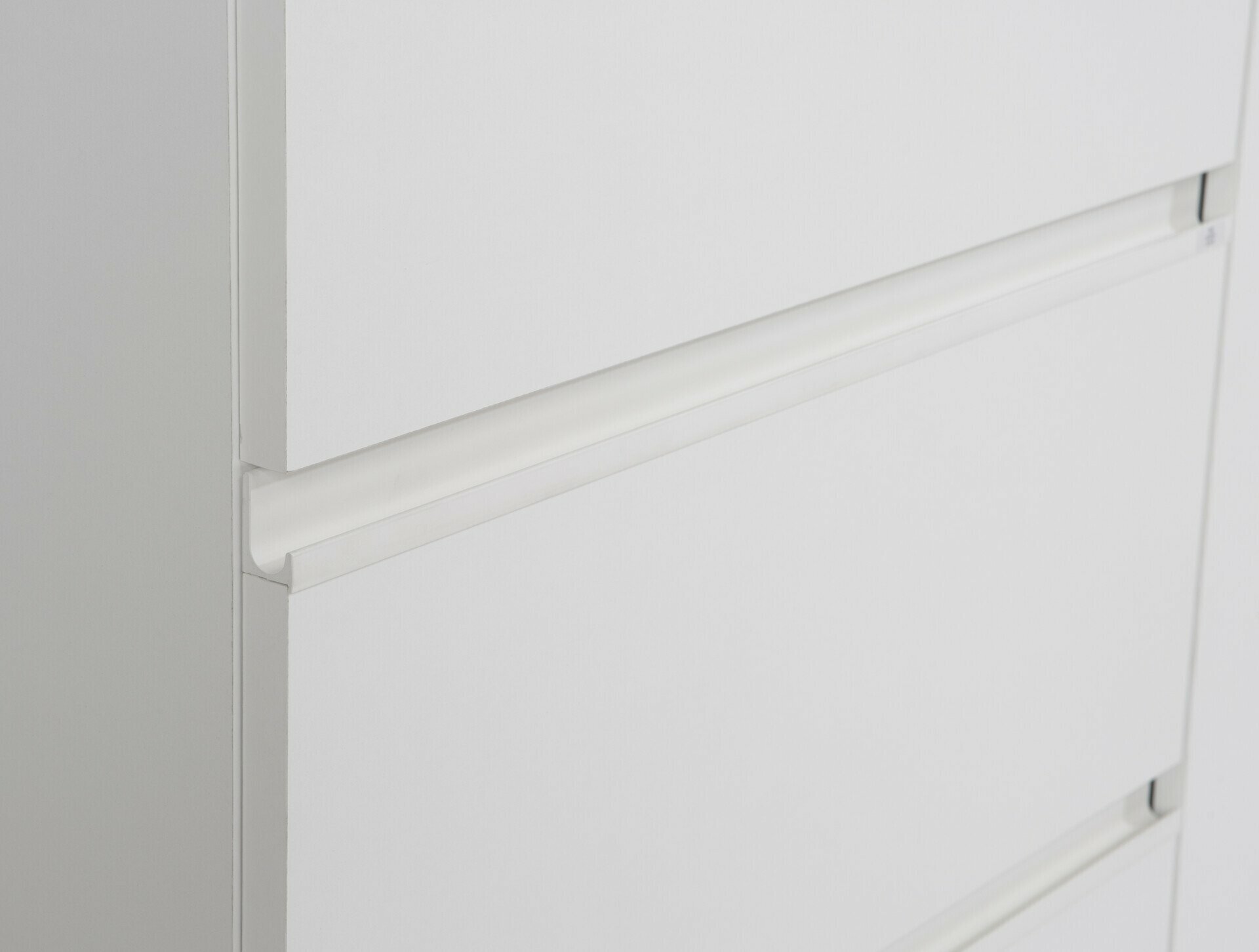 Kleiderschrank, Winn 2