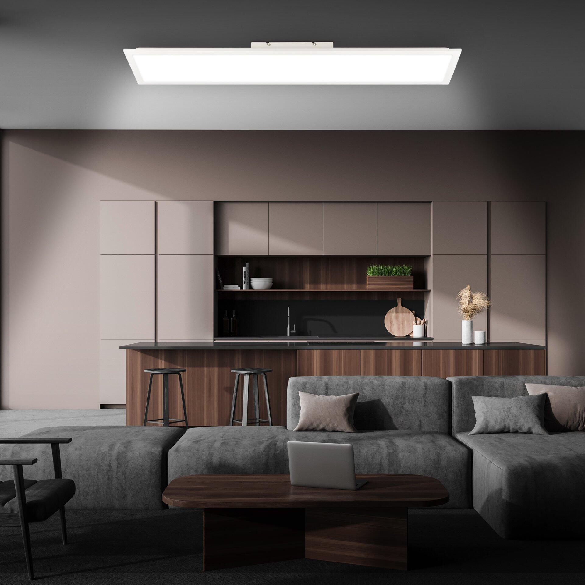 Panel, Piatto LED-Leuchte in linearer Anordnung an der Decke, die den Raum optisch betont.