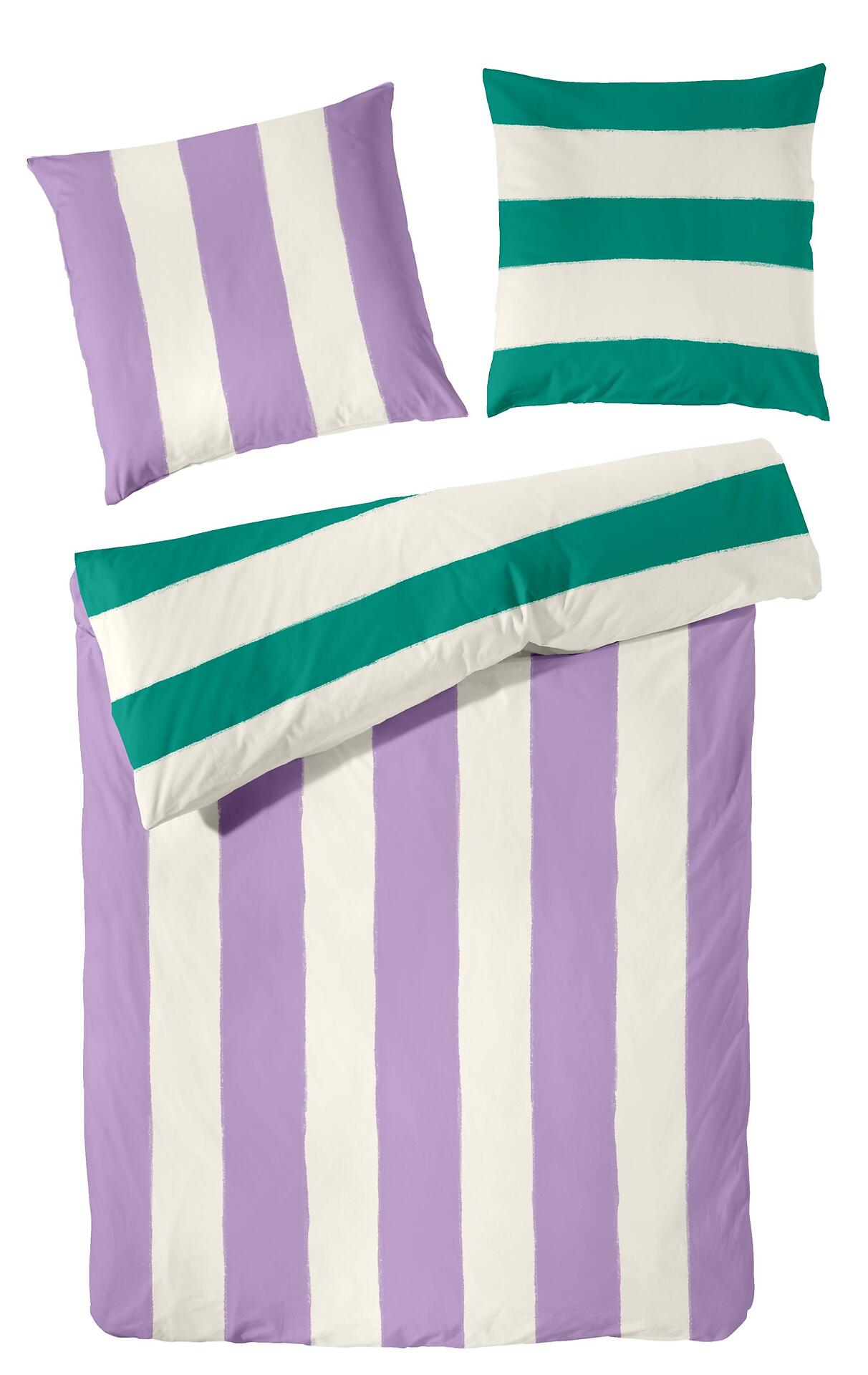 Bettwäsche-Set mit lila-grünem Color-Block-Streifenmuster und Kissenbezug auf weißem Hintergrund.