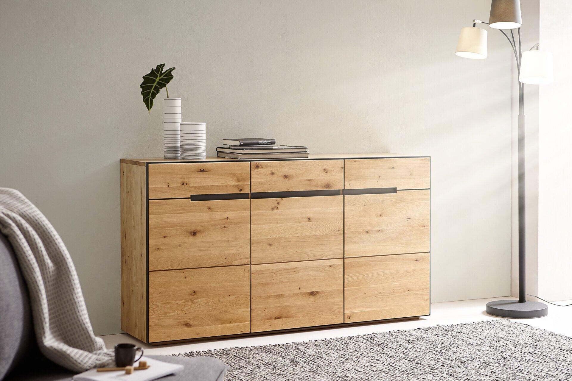 Sideboard, Kelio