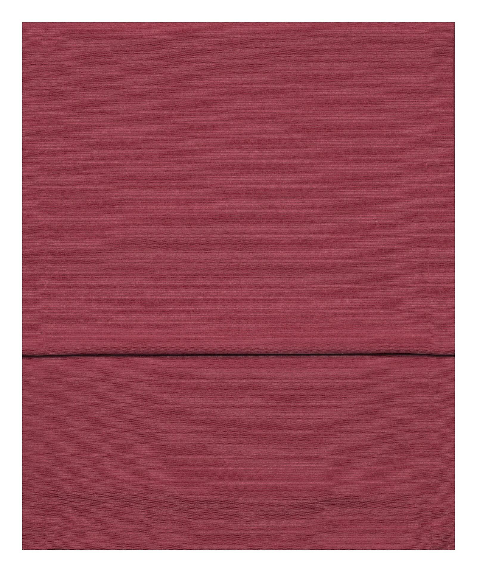Roter Tischläufer Fino mit Strukturstreifen, aus Polyester und Baumwolle, in einer Draufsicht gefaltet zur Demonstration der Flexibilität.