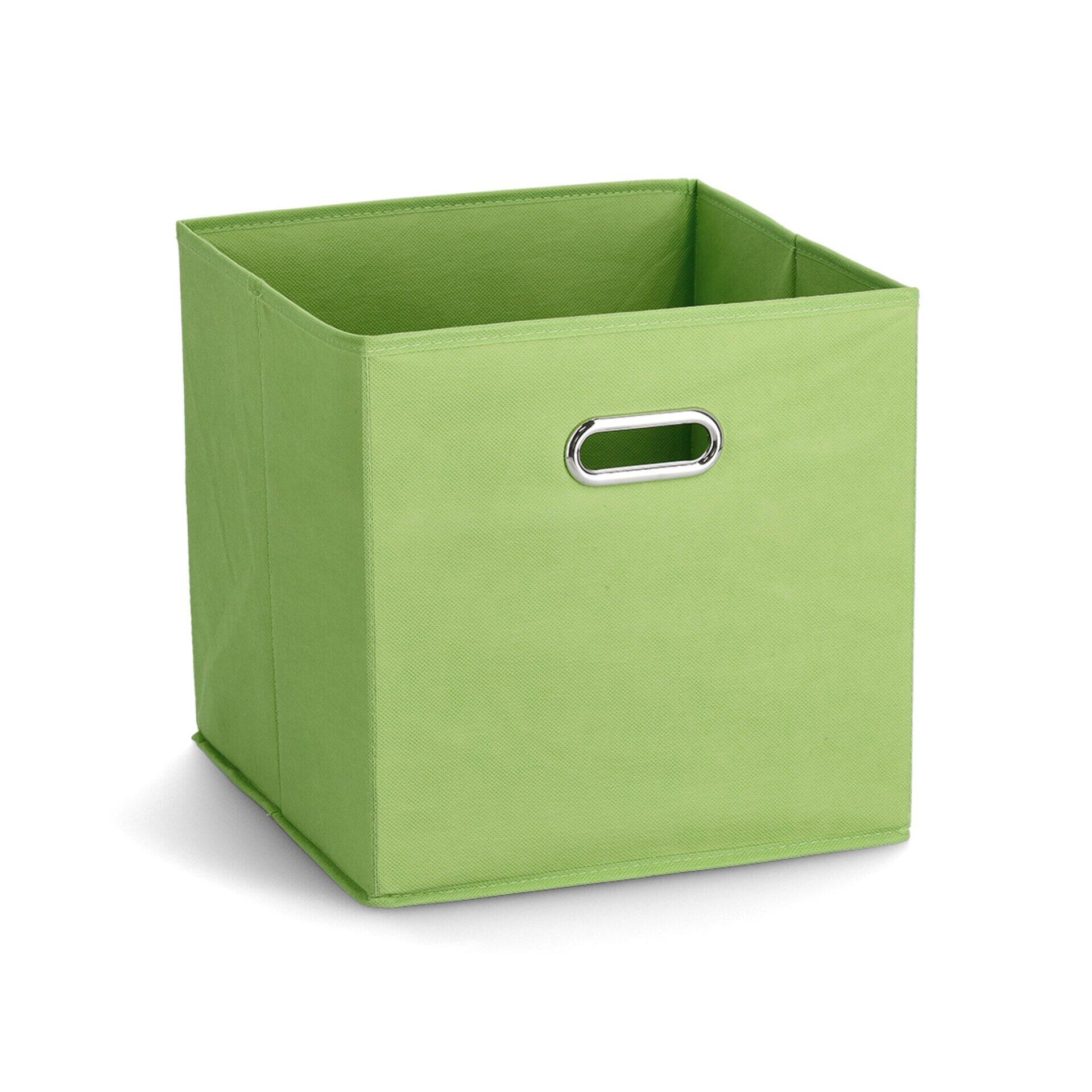 Helle, grüne Aufbewahrungsbox aus Stoff mit silbernem Tragegriff, schräg von vorne dargestellt und mit leerem Innenraum.