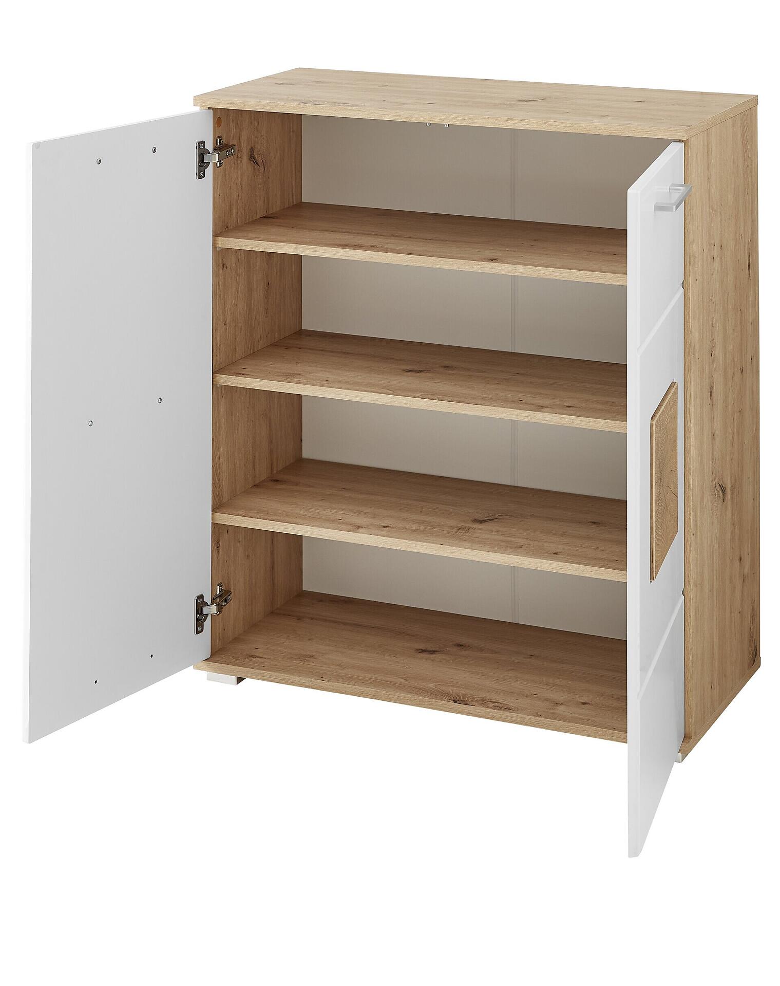 Schuhschrank Fun mit weißen Hochglanzfronten, Hirnholz-Absetzungen und drei verstellbaren Böden, Detailaufnahme einer Tür mit Innenansicht und silberfarbenen Beschlägen.
