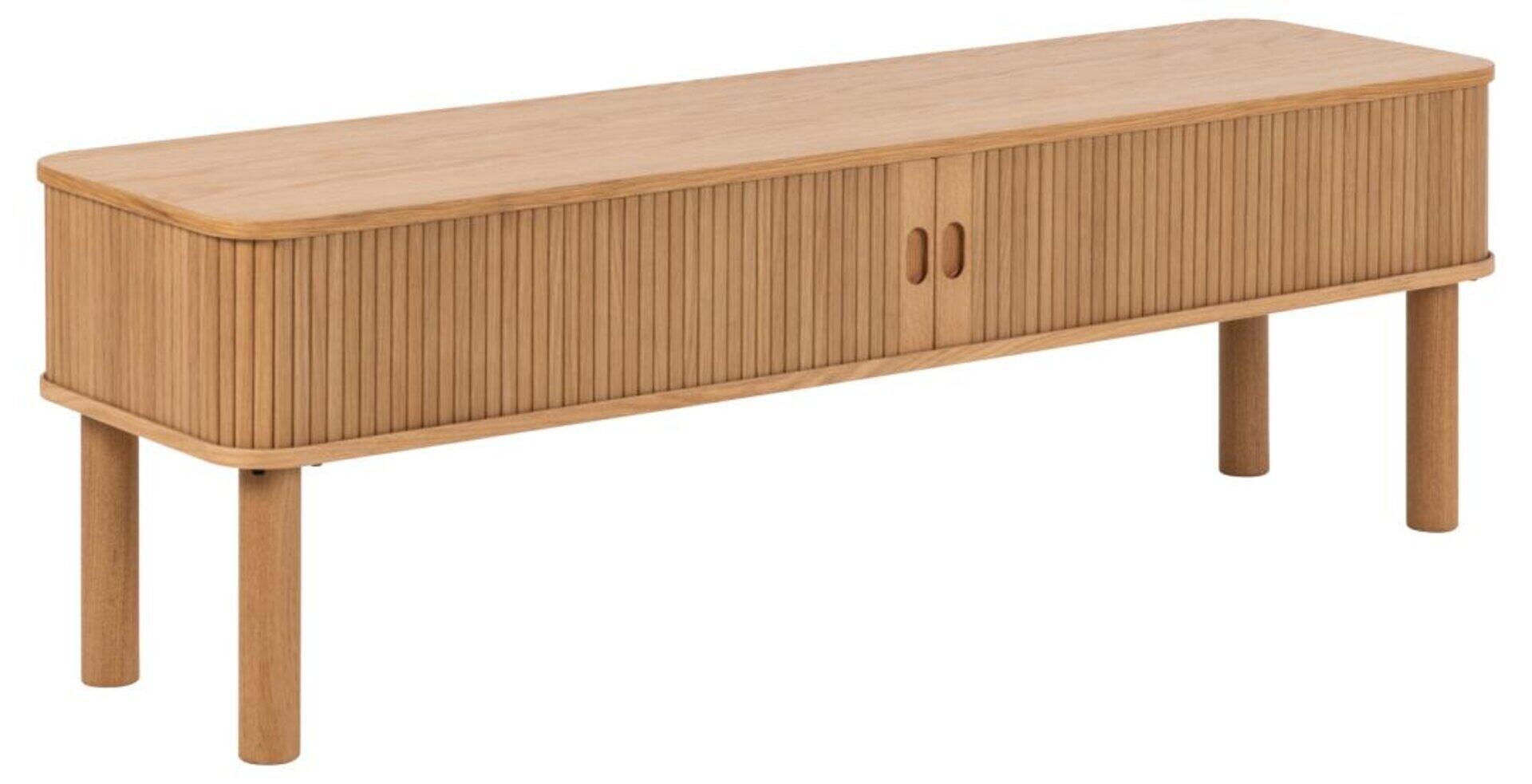 TV-Tisch Langley mit zwei Türen und Lamellenfront in Frontalperspektive, mit abgerundeten Ecken, Rillenstruktur und konischen Beinen.