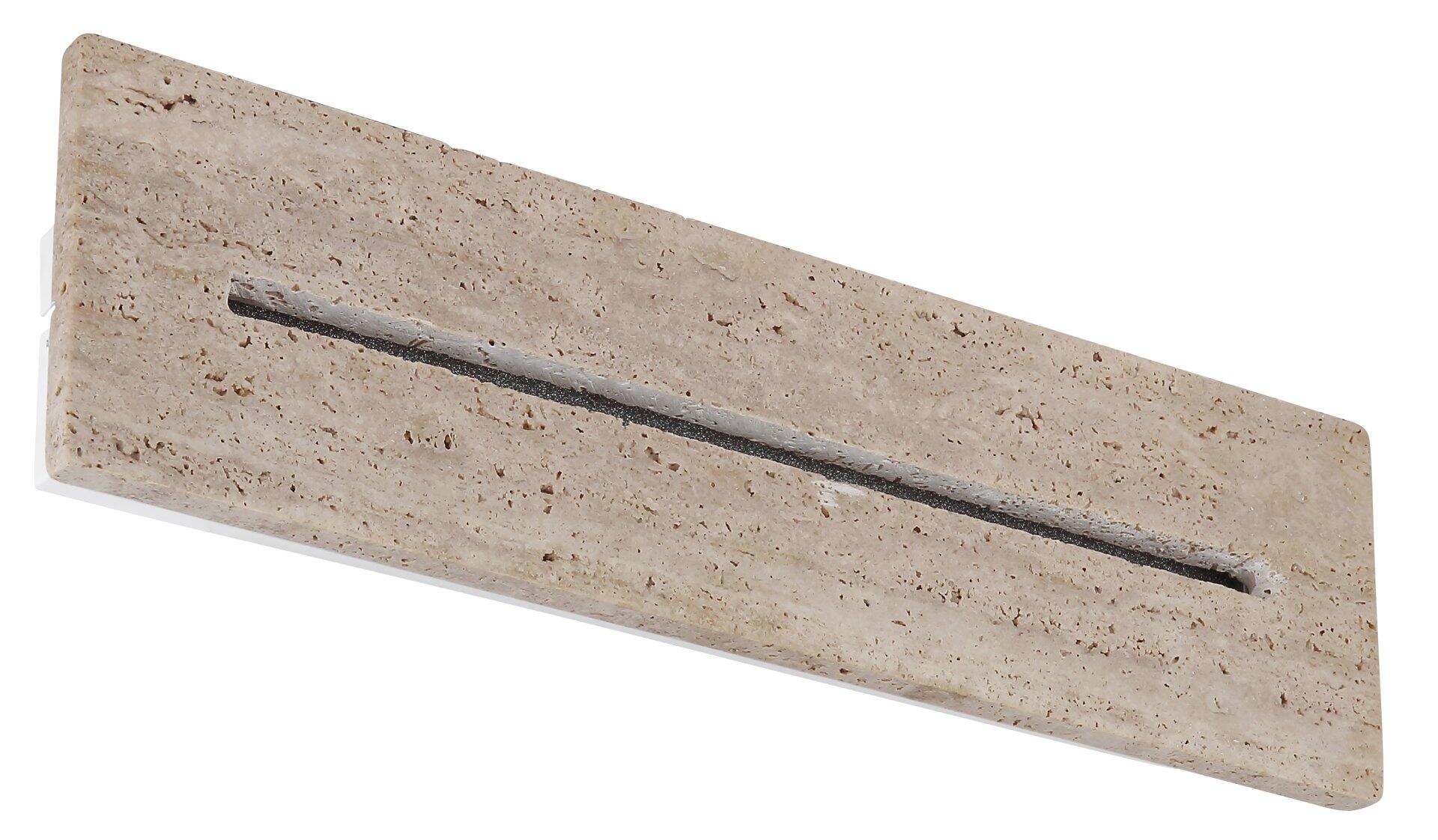 Travertin Wandleuchte ROJAS mit horizontal ausgerichteter, maserierter Oberfläche und vertikaler Nut für flache Gegenstände.
