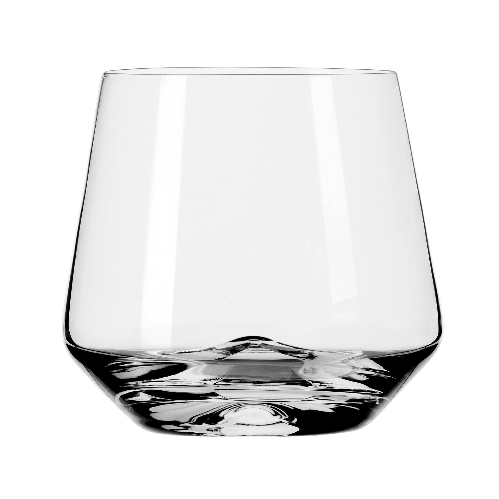 Whisky Tumbler in schlanker, konischer Form, dargestellt aus schräger Perspektive mit reflektierenden Lichteffekten.