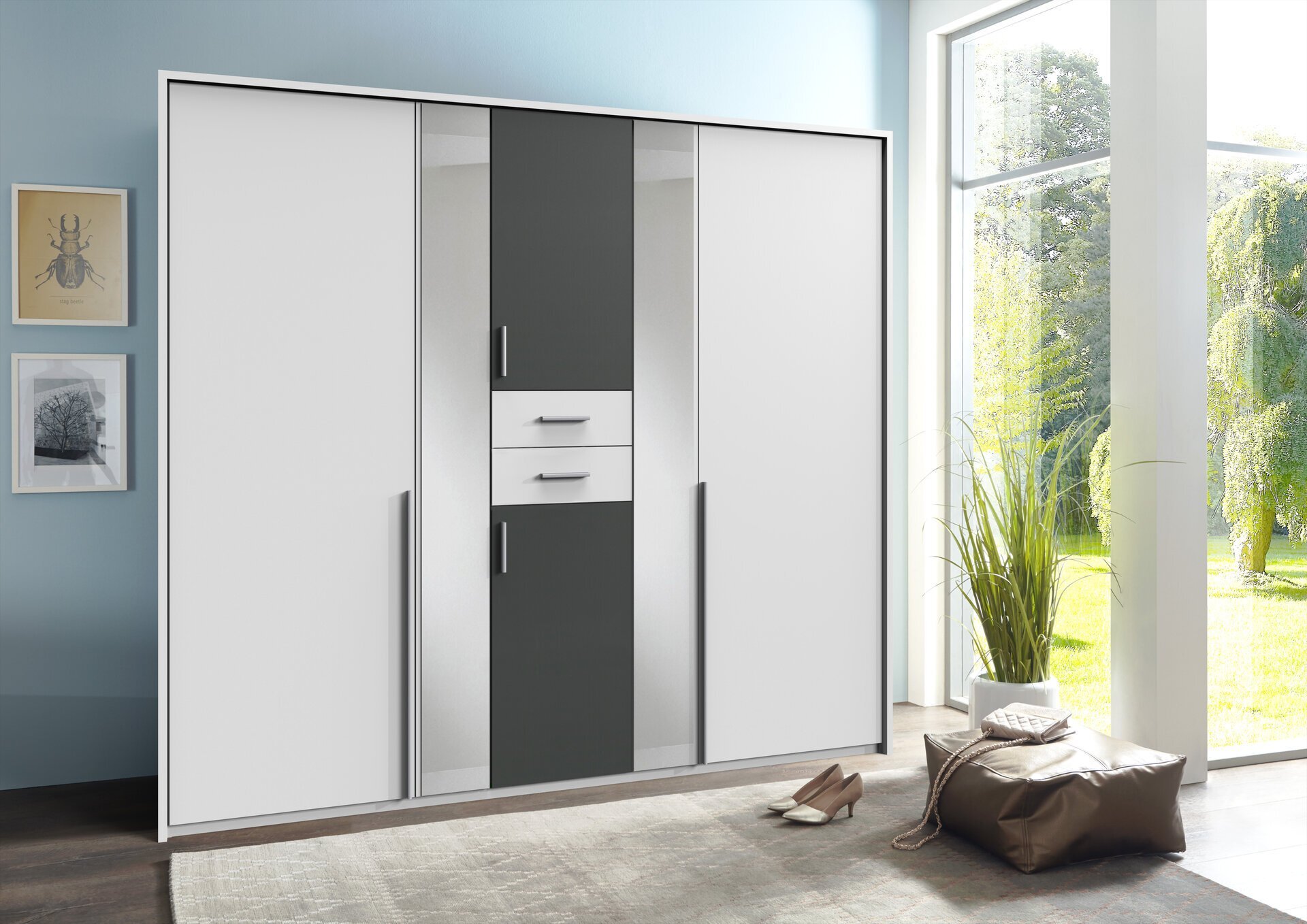 Kleiderschrank, Vanea