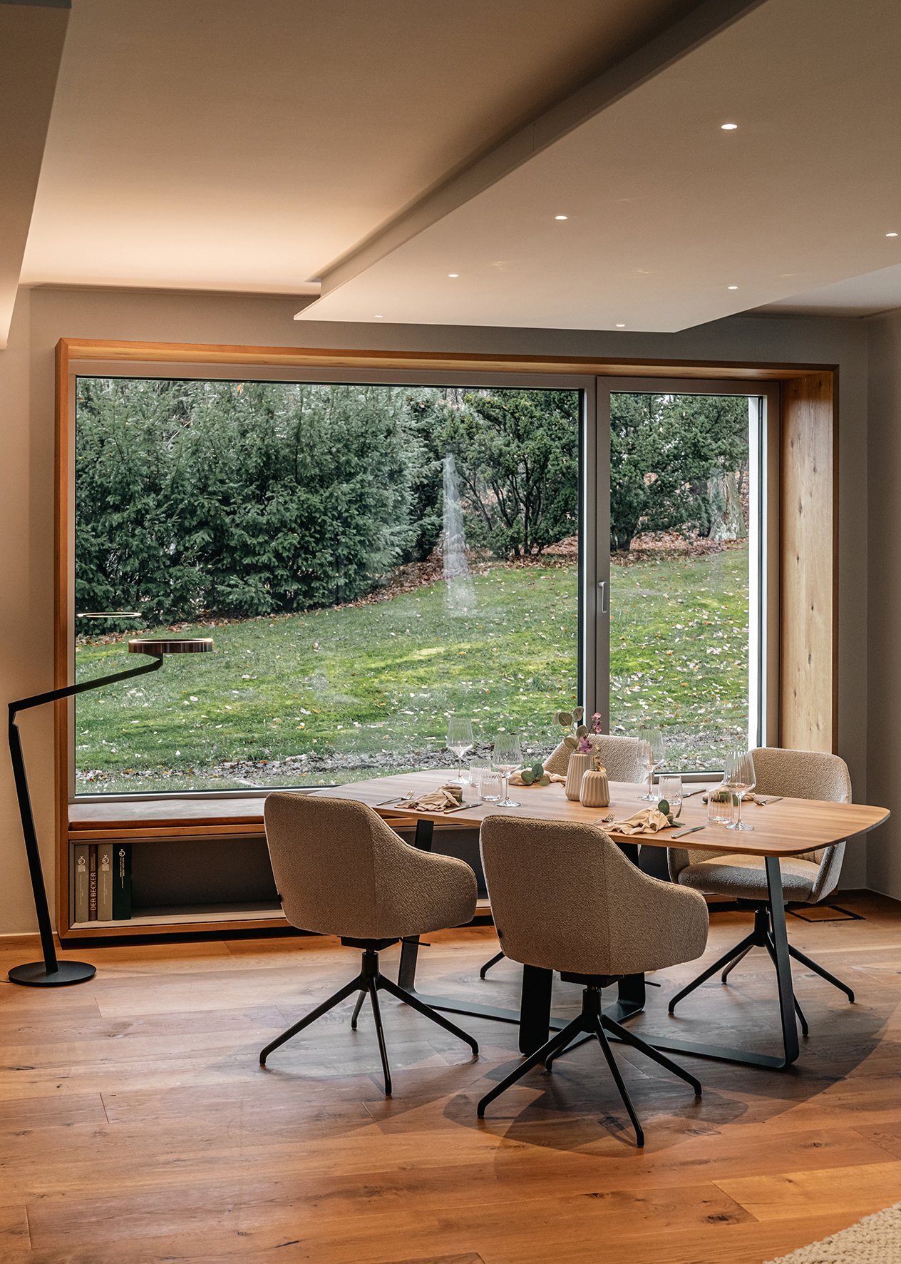 Esszimmertisch, Urban