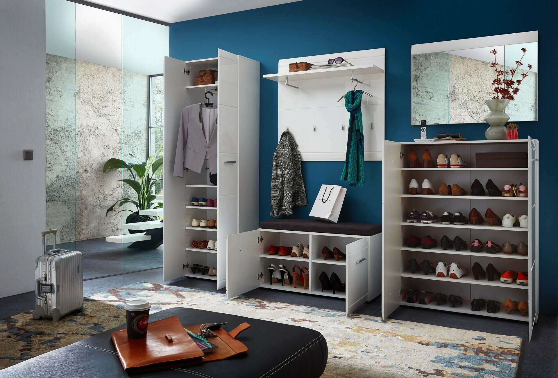 Garderobenschrank, Adana