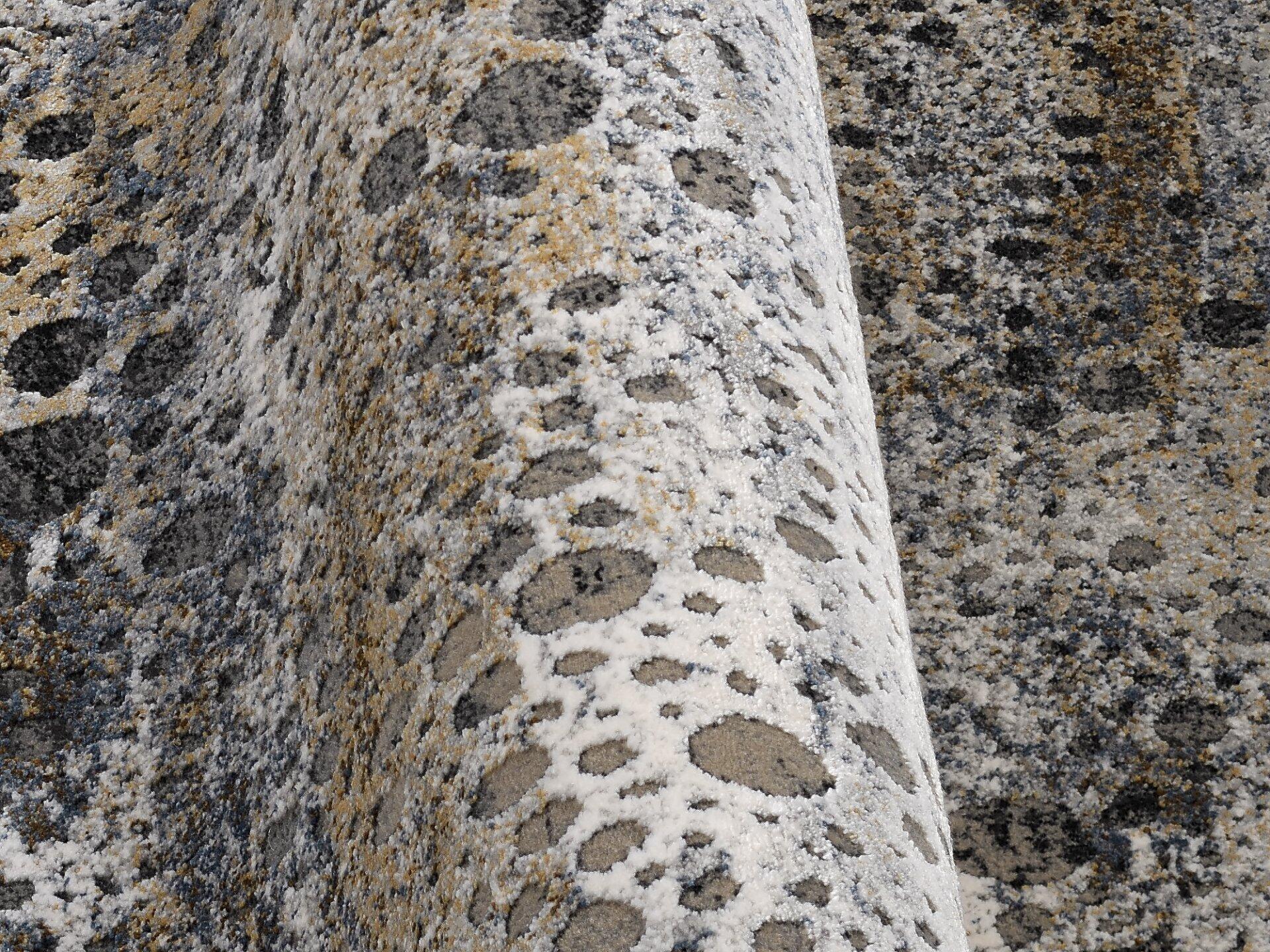 Maschinenwebteppich, Tavaro