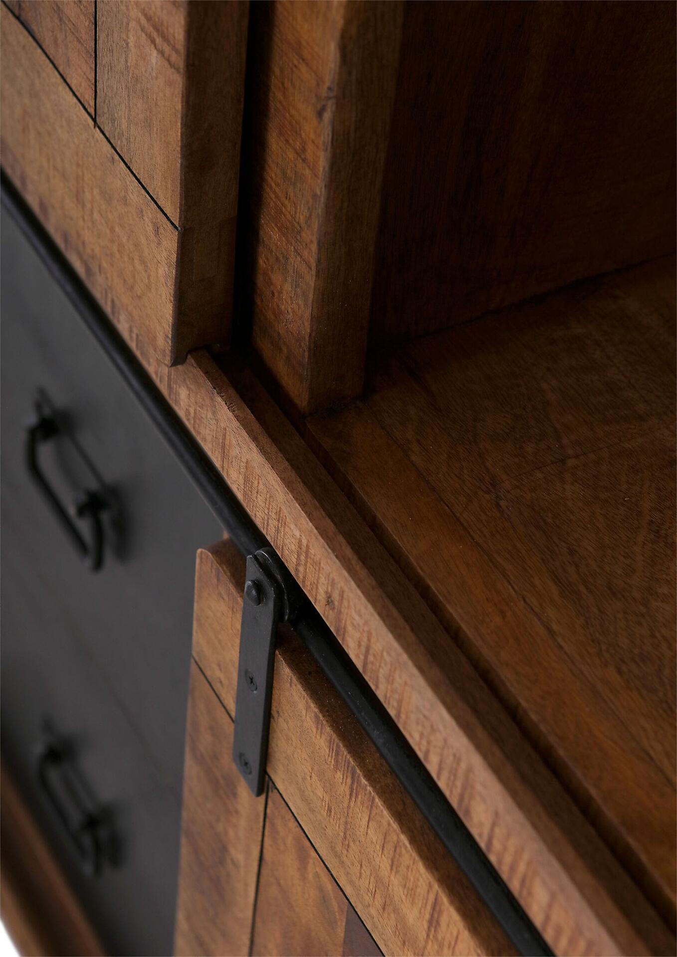 Highboard, Barney